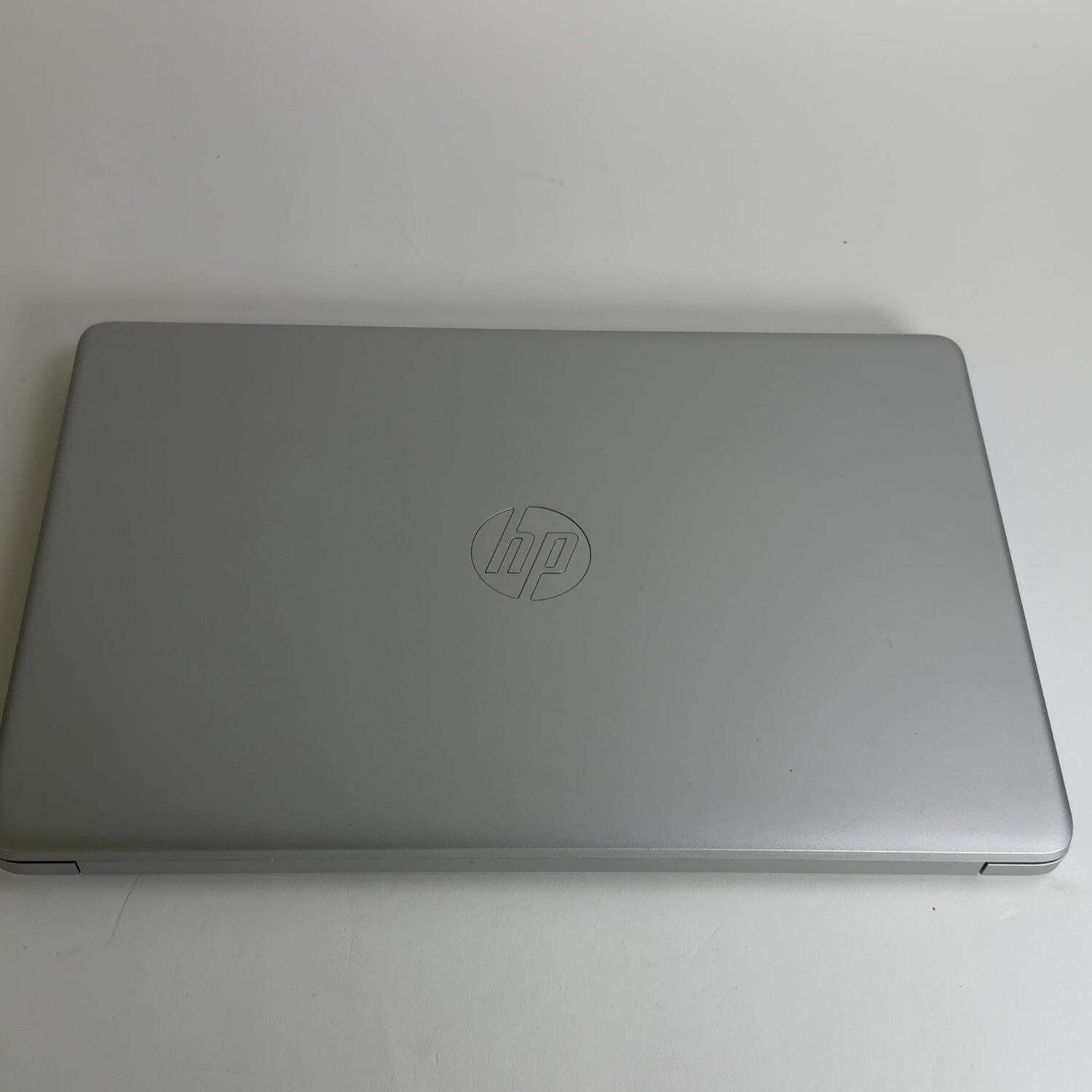 HP 15-dw3033dx 15-DW3033DX 15.6″ i3-1115G4 3.0GHz 8GB RAM 256GB SSD