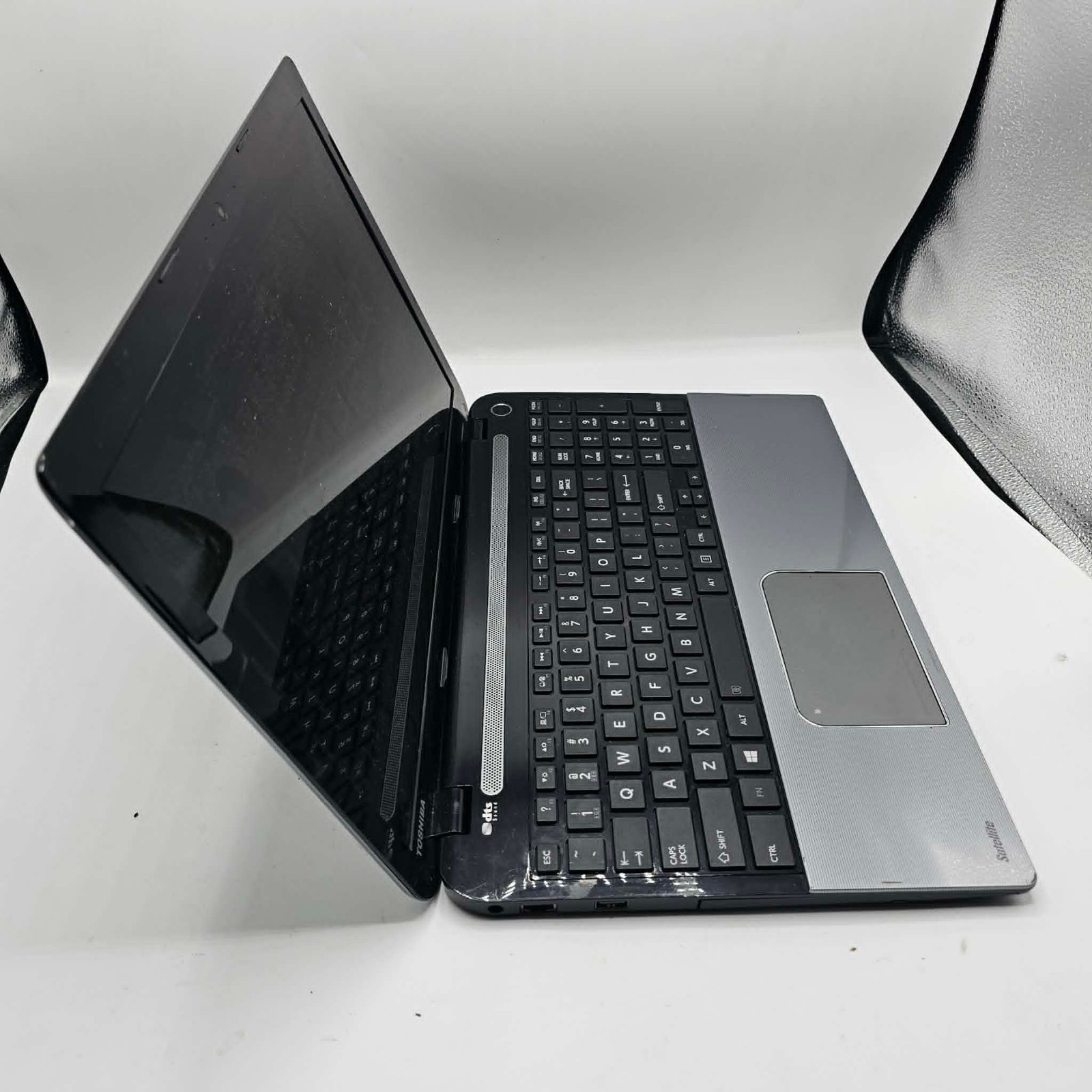 Toshiba Satellite L55 Intel Core i5 4200u No RAM No HDD 15.6″ FOR PARTS
