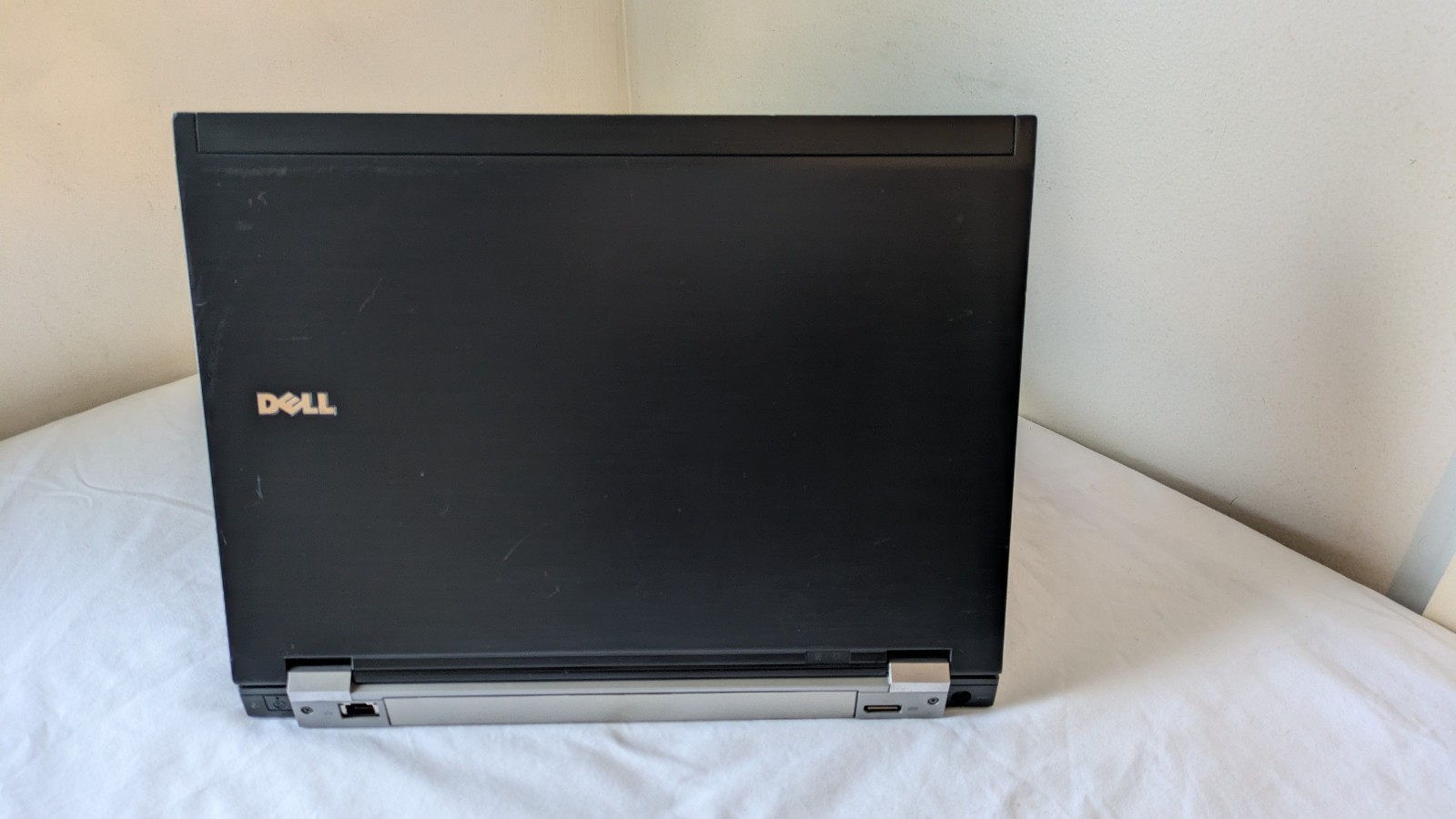 Dell Latitude E6400 Laptop 14″ C2D 2.53GHz 2GB RAM 320GB WinXP – SEE DESCRIPTION