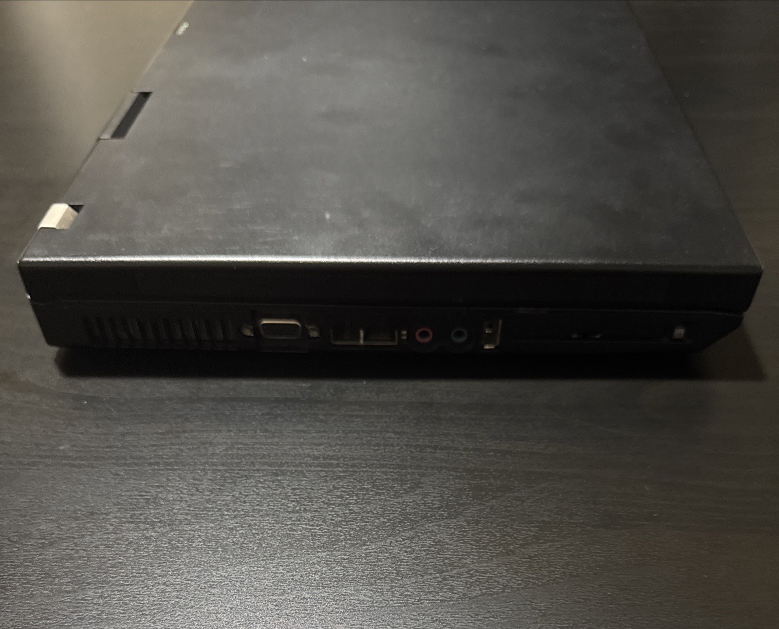 Lenovo ThinkPad R61i 15.4in. ( Intel Pentium) Laptop – POSTS | NO HDD
