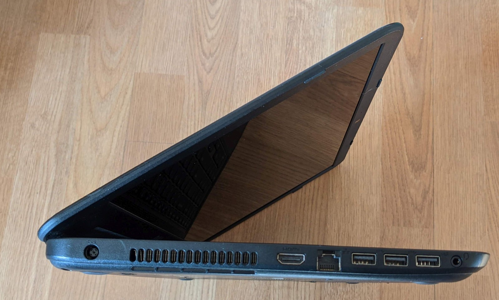 Dell Inspiron 15.6″ Laptop Pentium 2127U 2GB RAM 120GB HDD Win 8.1 *DEAD BATTERY