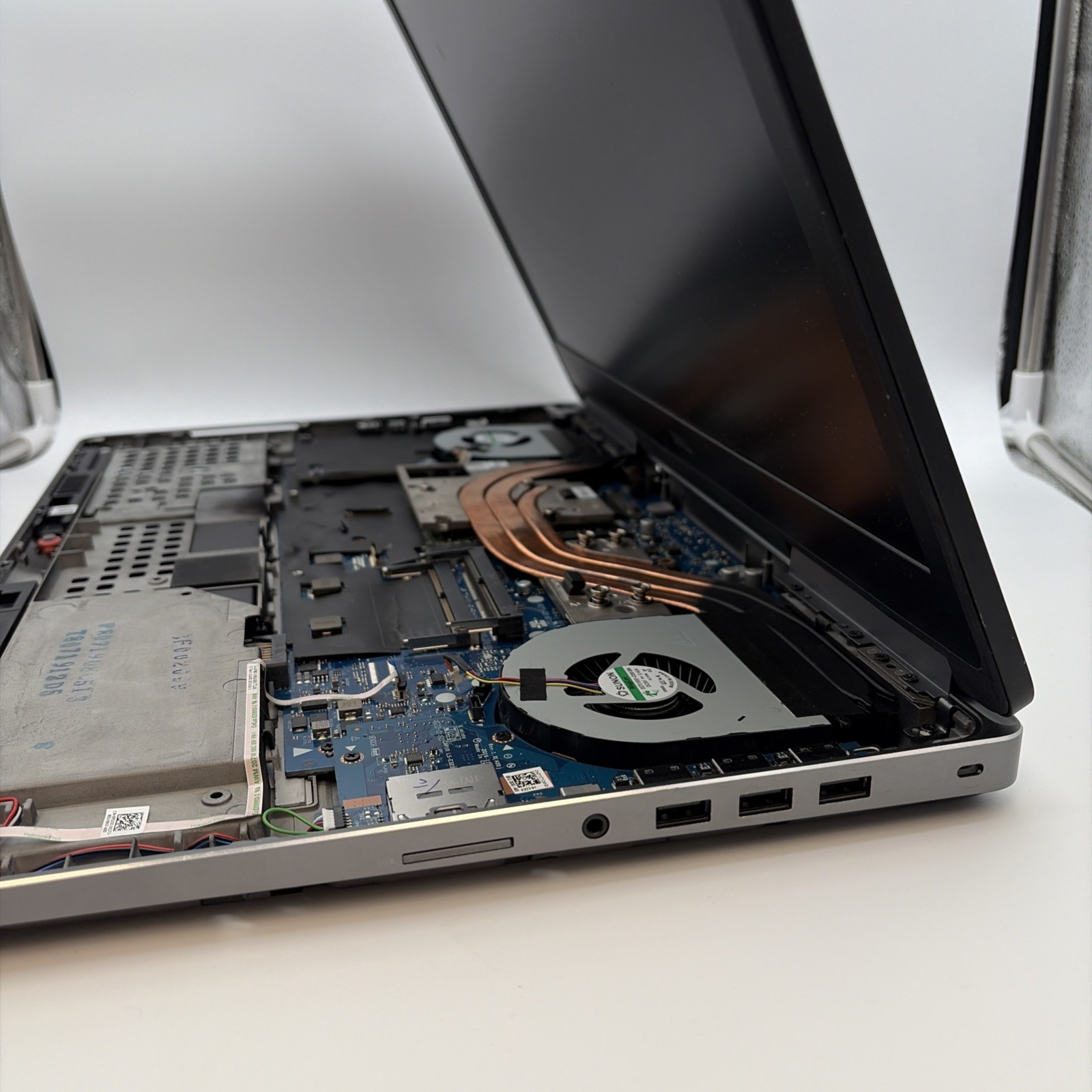 Dell Precision 7710 As-IS PARTS OR REPAIR L100