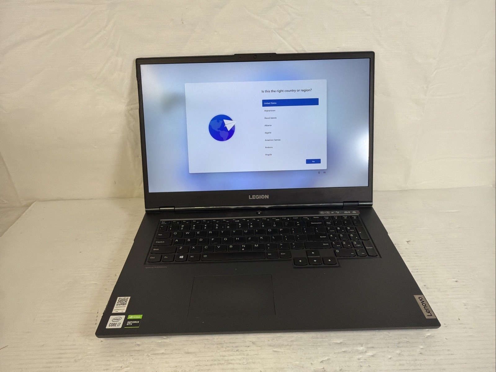 Lenovo Legion 5 17IMH05H 17″ i7-10750H 16GB RAM 256GB & 1TB GTX 1660 Ti – READ