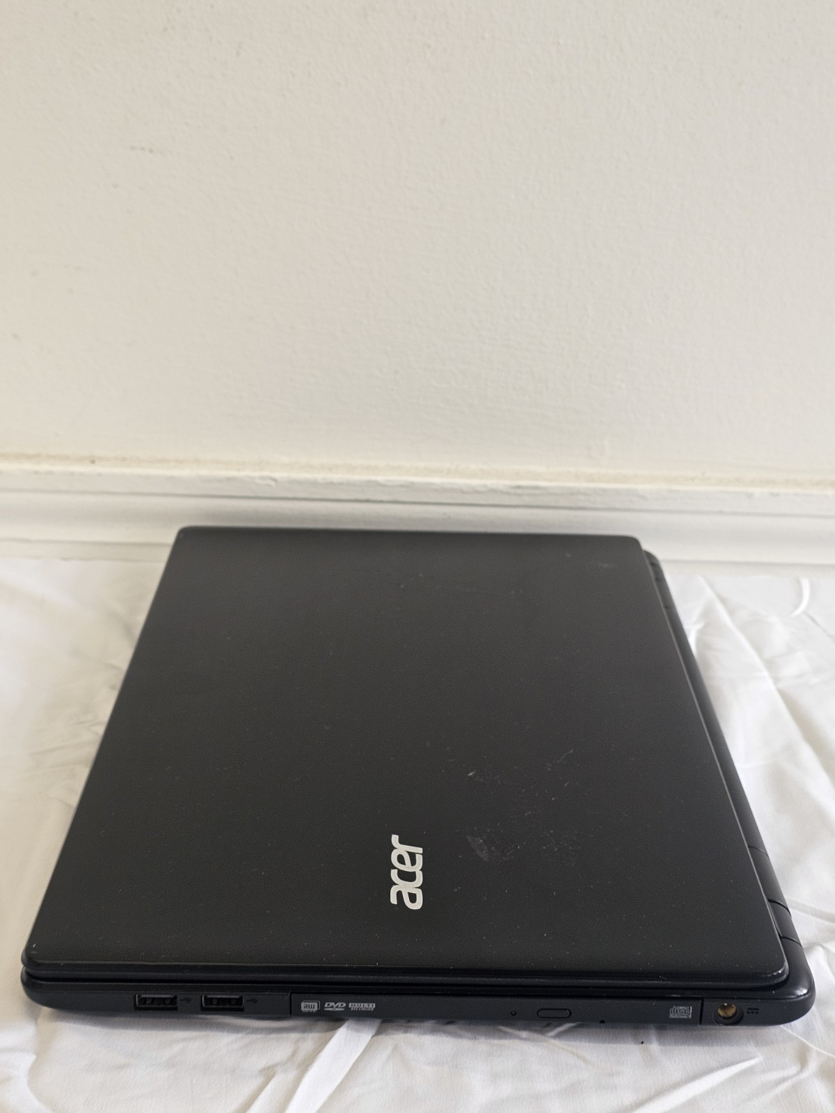 Acer E5-551 Laptop – AMD Radeon R5 – 6GB RAM – 750GB – BAD BATT – Win 10 – READ
