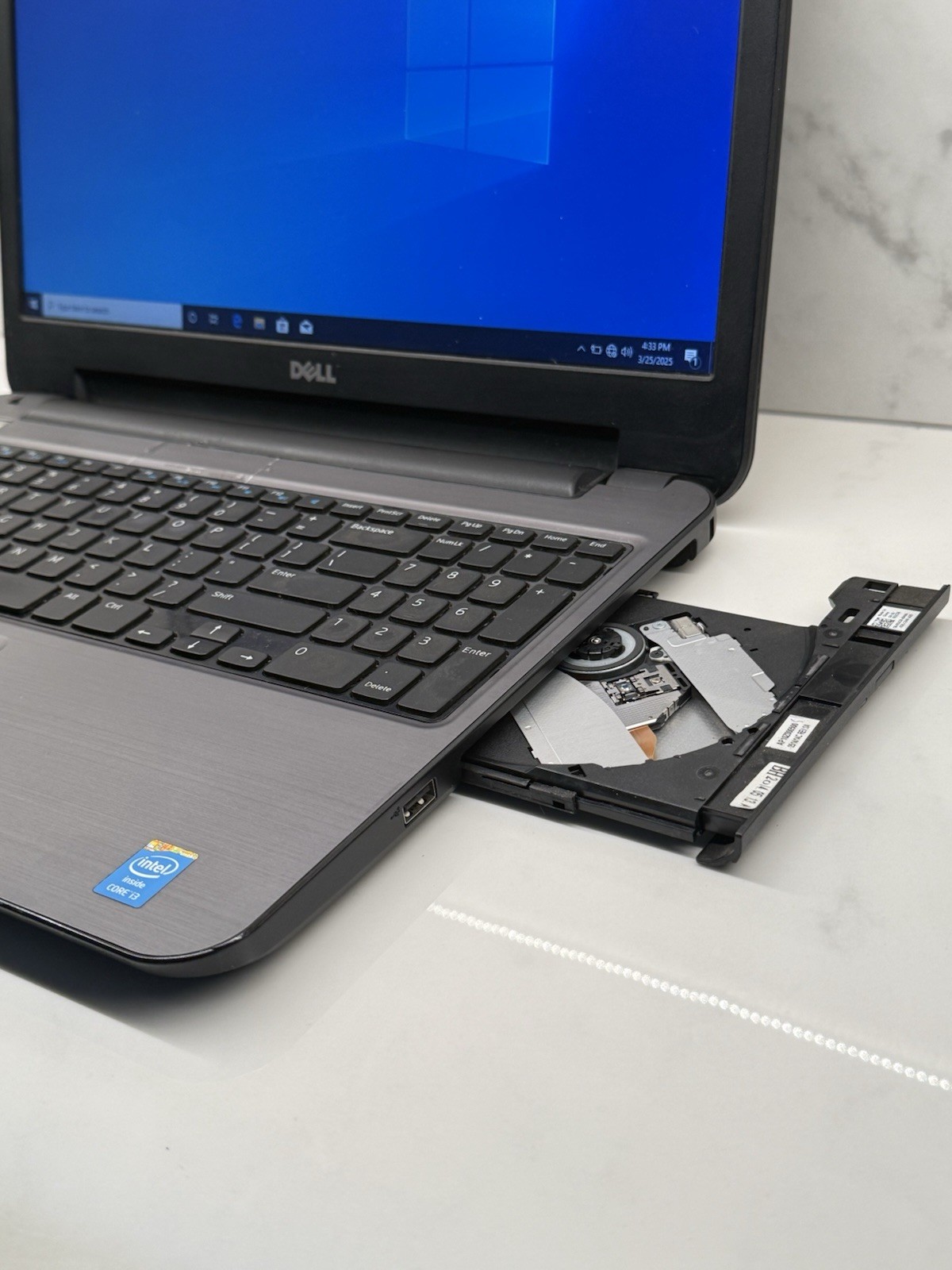 Dell Latitude Laptop Computer 3540 15.6 in 1.70GHz i3-4010U CPU 4GB 500GB HD