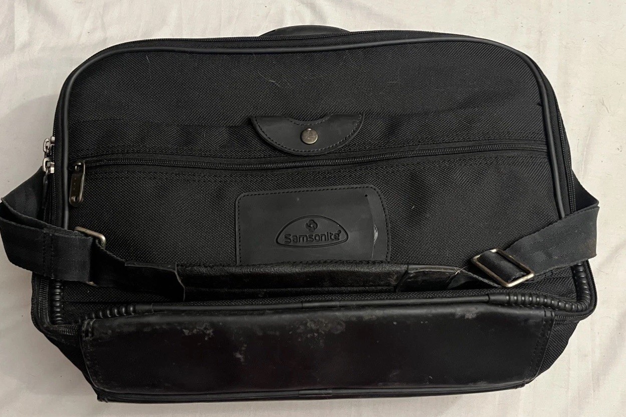 Dell Inspiron N4010 Reg Model: P11G, Laptop Bundle, SRS Premium Sound, Untested