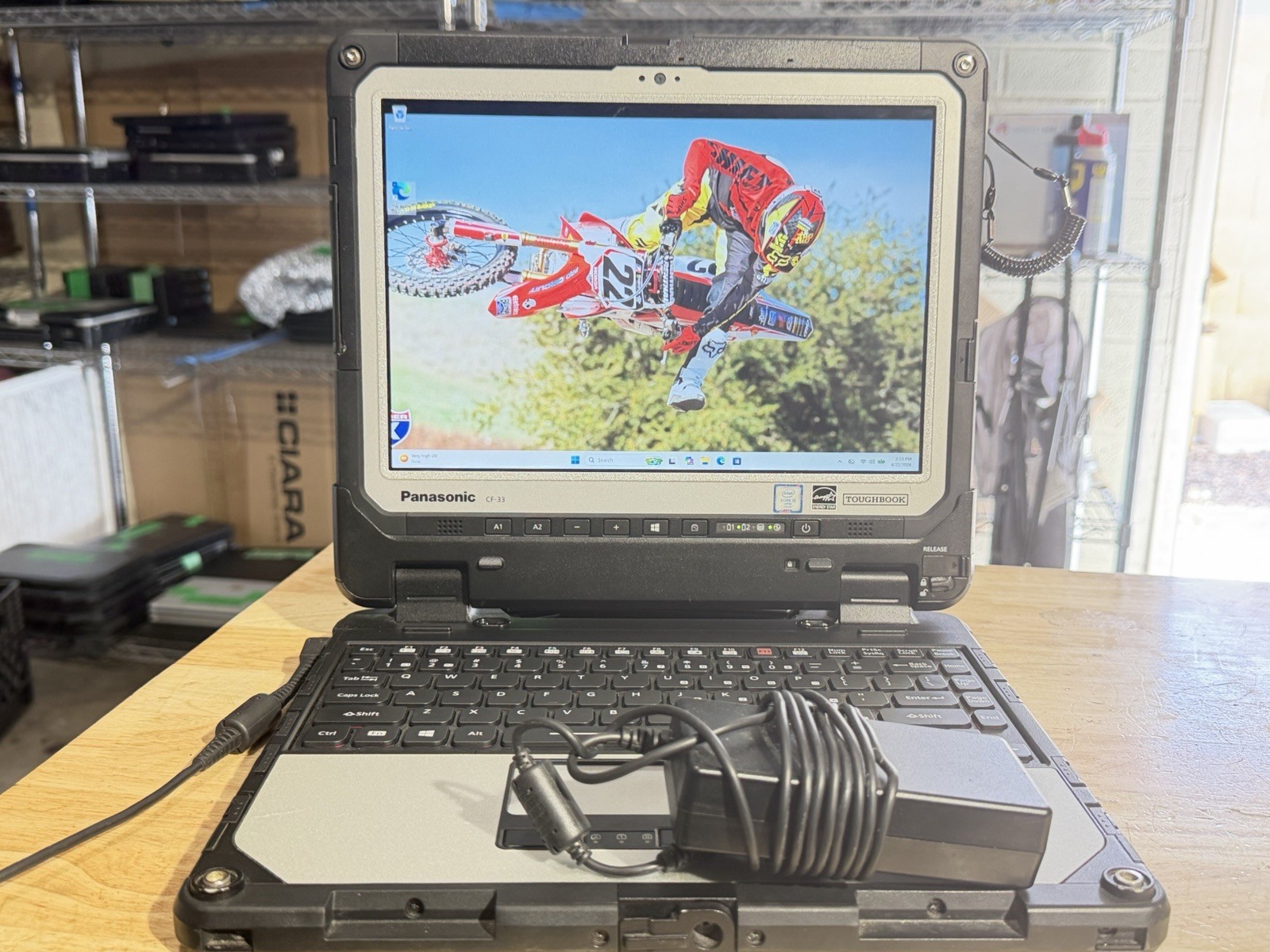 Panasonic ToughBook CF-33 12” i5-6300U 8GB Ram 360 GB SSD Win11 Pro. Touch