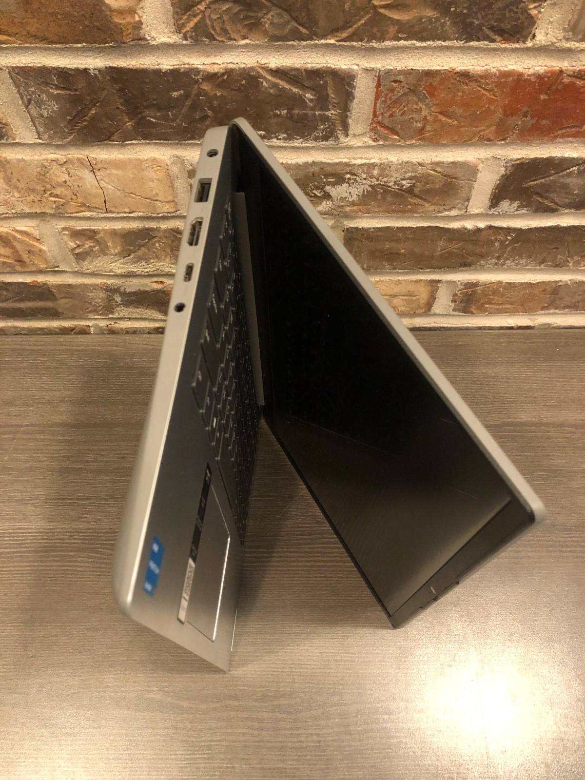 Lenovo IPad 1i 14LapT,14″S,I P,AI Enabled,4GB M,128GB eMMC S,W11,82LV003WUS