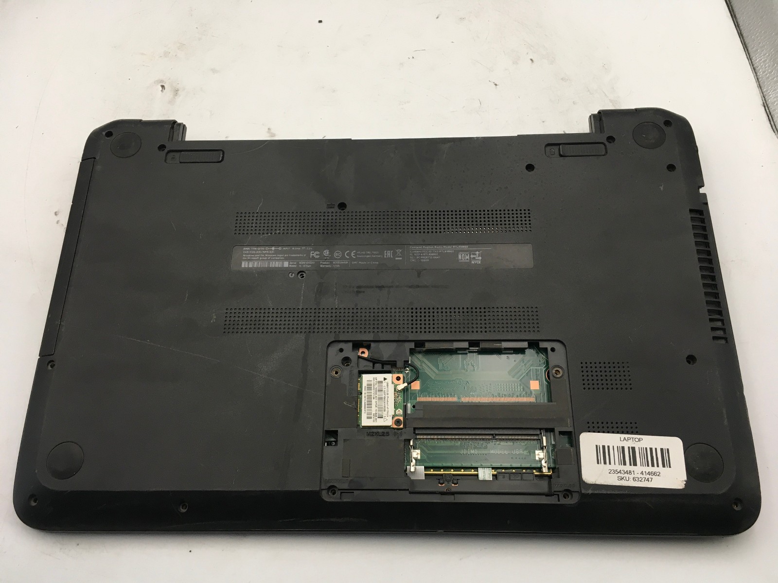 HP 15 F272WM – FOR PARTS/NO POWER – INTEL PENTIUM – NO RAM – NO OS – READ – BB !