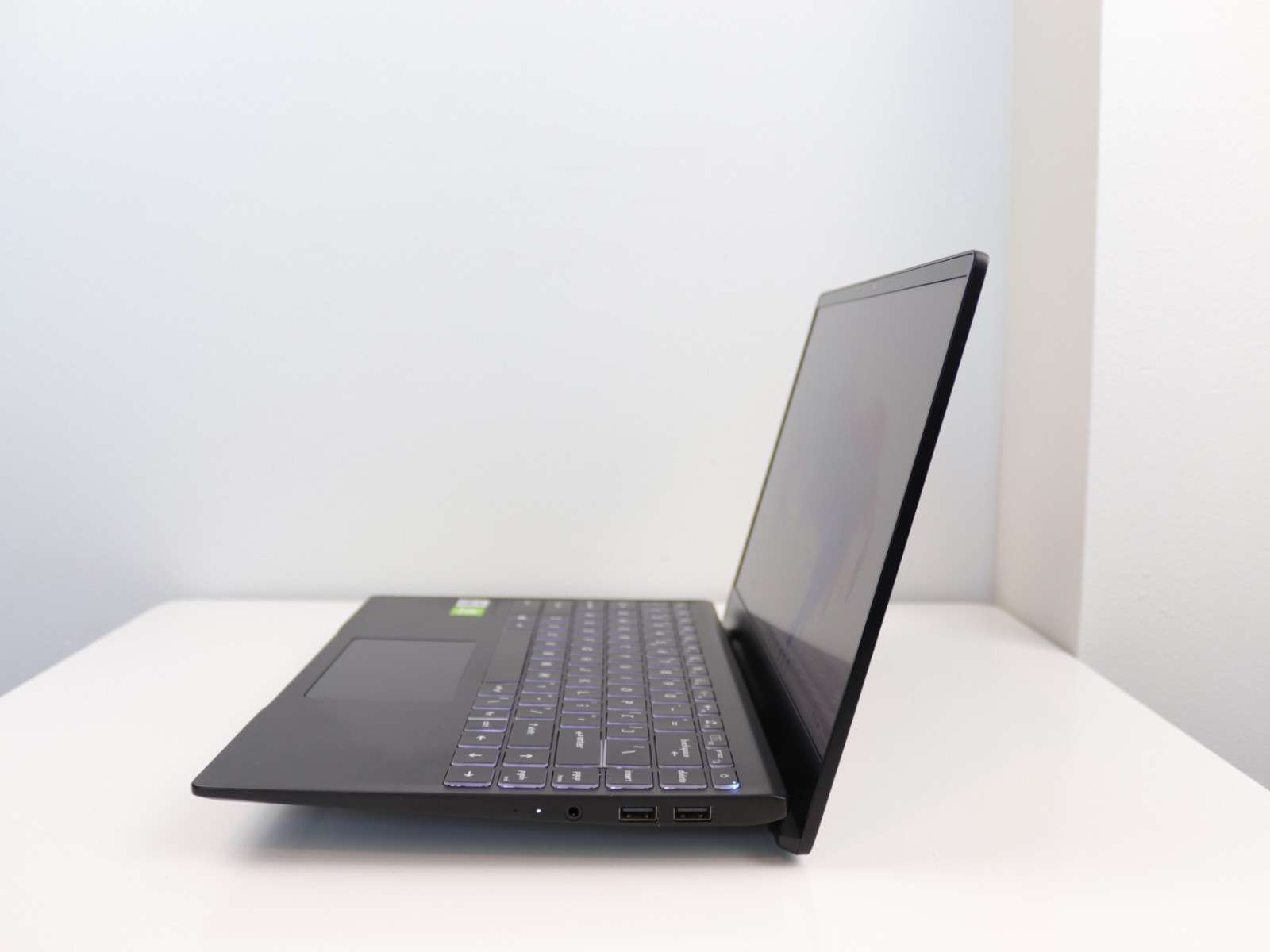 MSI Modern 14 FHD Laptop Intel Core i7-10510U 8GB DDR4 512GB SSD NVIDIA MX330