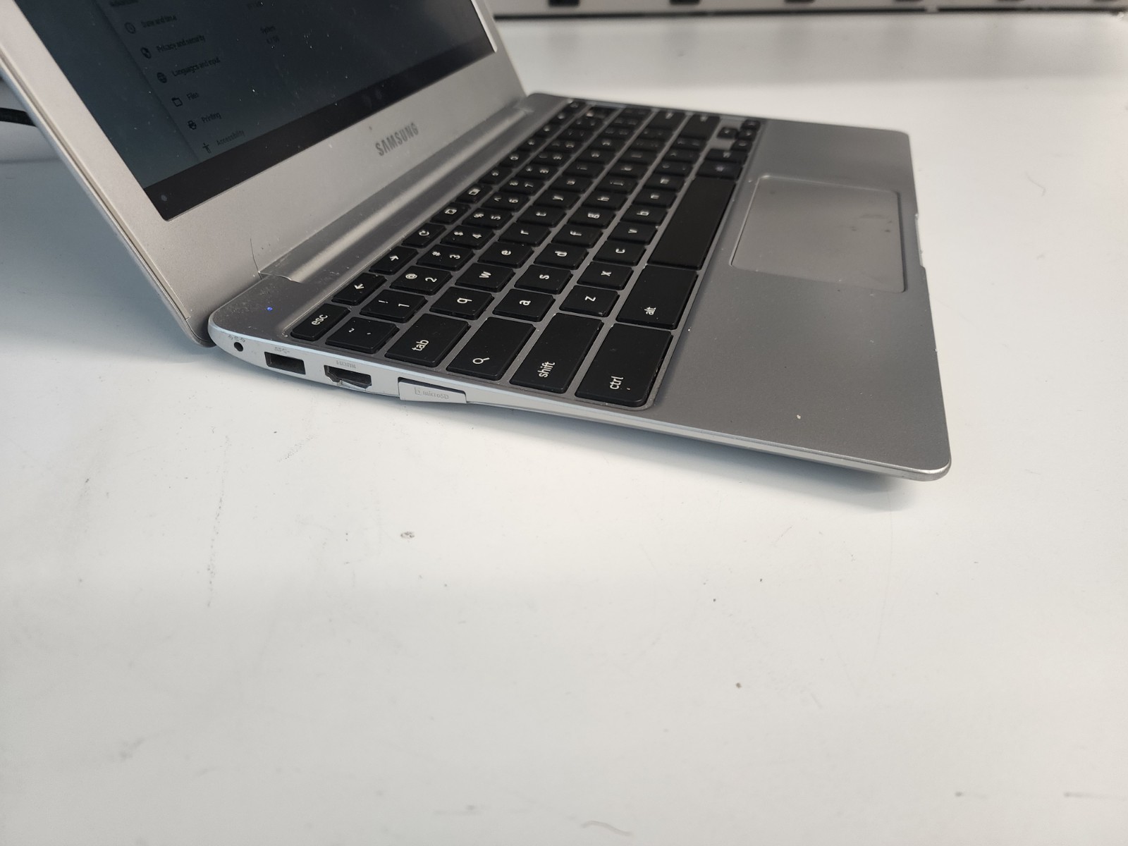 SAMSUNG CHROMEBOOK 2 11.6 HD CELERON N2840 2GB Ram 16GB SSD XE500C12 READ