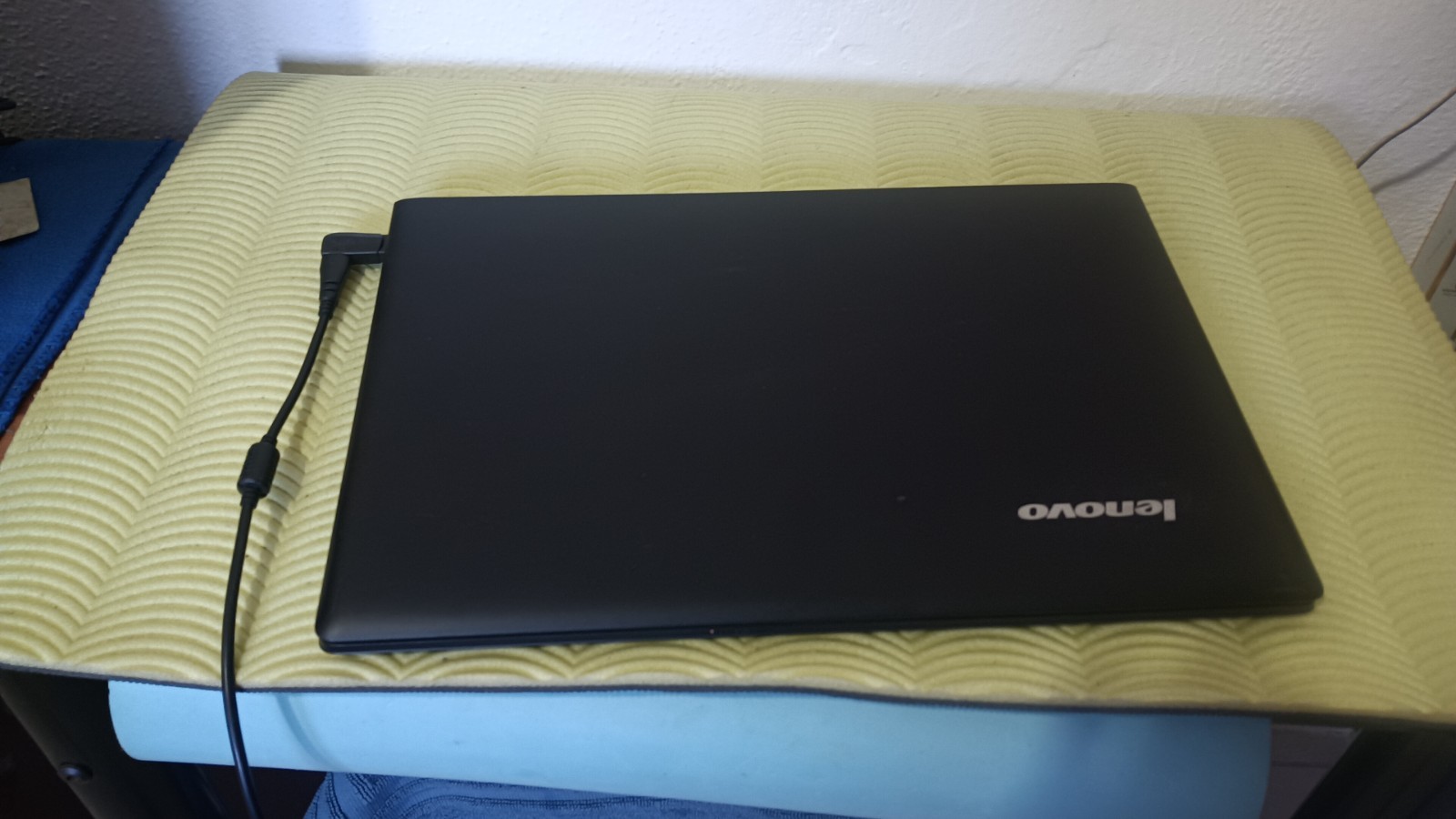 Lenovo ideapad G70-35 17.3″ 1600×900 AMD A8-6410 QUADCO 8gb 256gb RADEON R5 1GB
