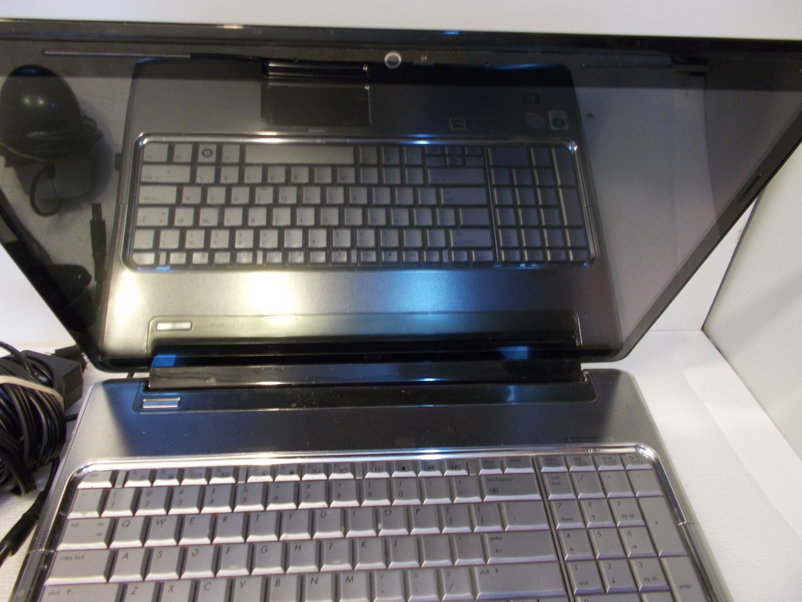 HP Pavilion 17-in. laptop FF216URA With Power Cord & Mouse Working- Bad Battery