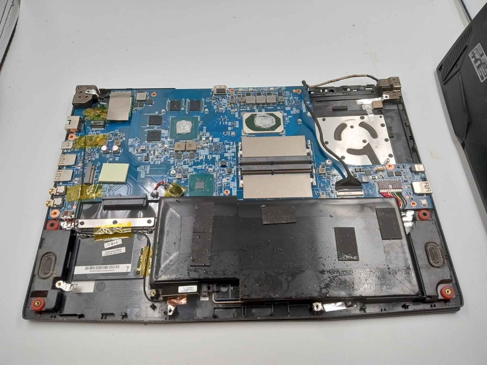 MSI GF53 Thin 10SC 15.6″ Laptop Intel i5-10300H Nvidia GTX 1650 – PARTS – READ!