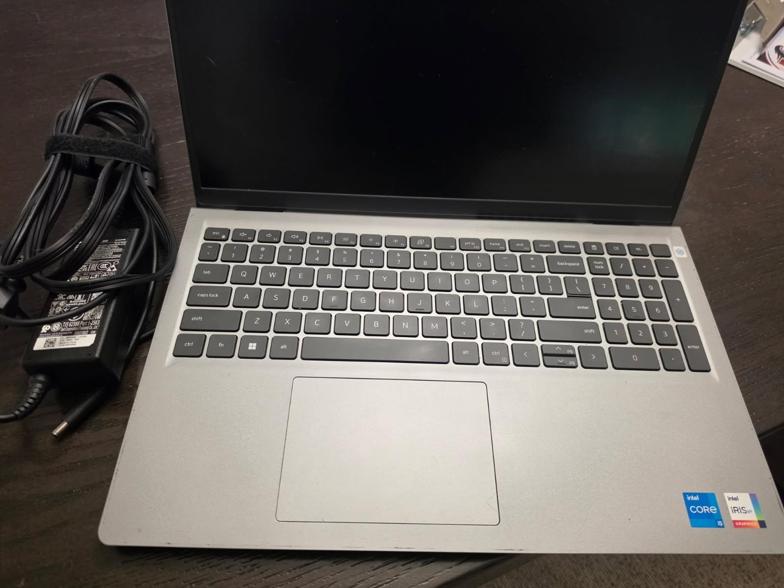Dell Vostro 15 3530 15″ FHD i5-13th Gen 16GB 954GB SSD Iris Xe Win11