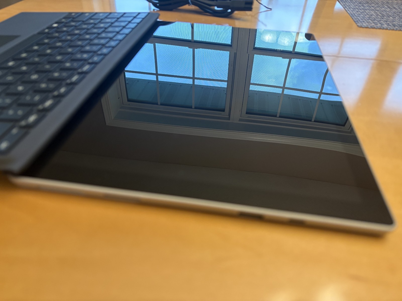 Microsoft Surface Pro 7+ 1960 Intel i5-1135G7 8GB RAM 128GB SSD with 1661 Dock