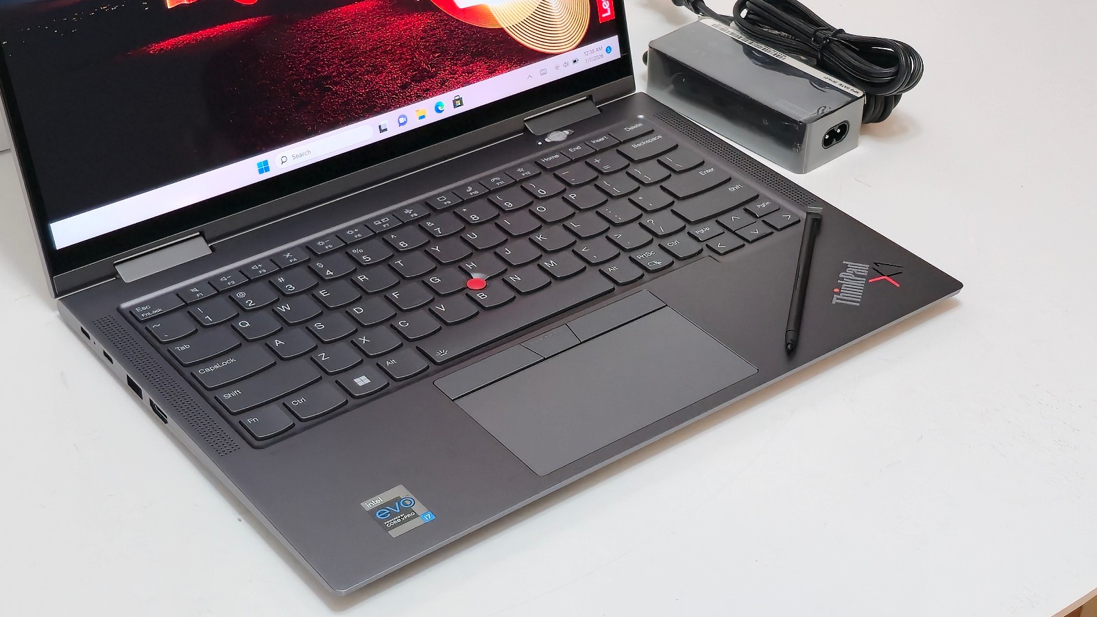 Lenovo ThinkPad X1 Yoga Gen 6 (i7-1185G7 CPU, 32 GB RAM 1 TB SSD) 14″ 4K Touch