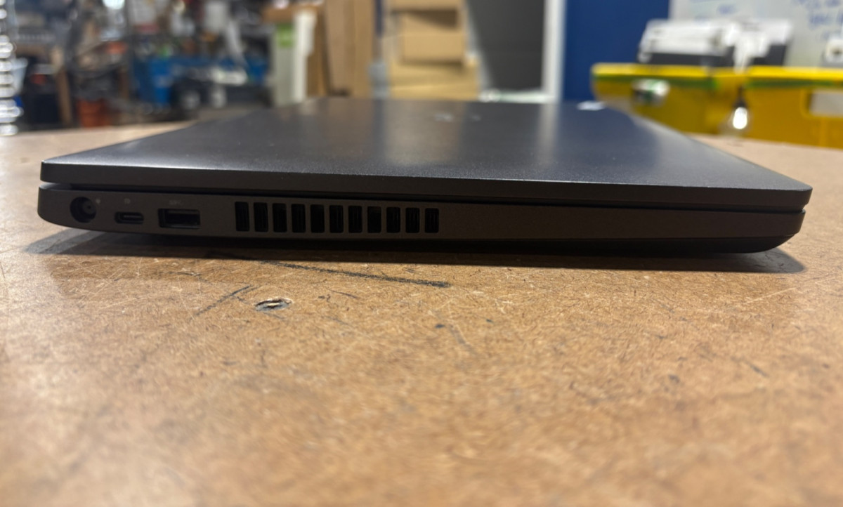 Dell Latitude 5500 15.6″ FHD i5-8365U 16GB RAM 256GB SSD No Charger/OS