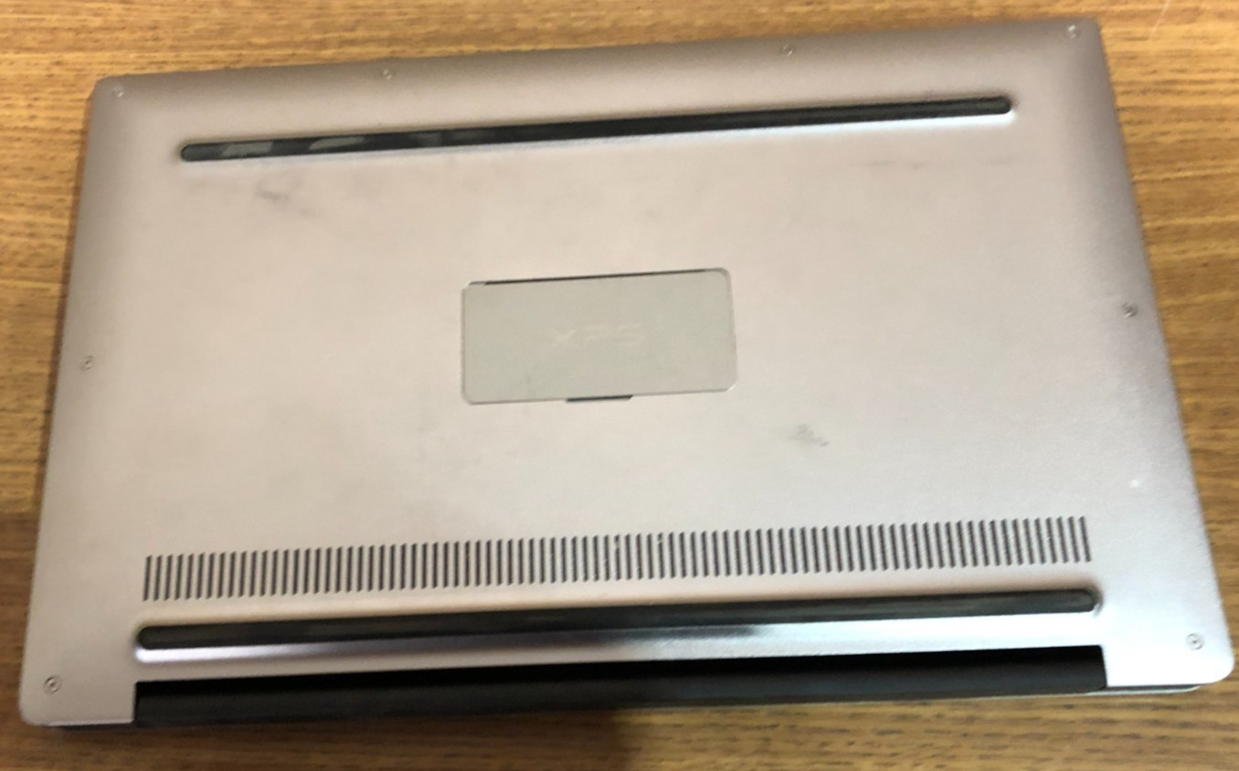 Dell XPS 13 9360 – i7-7560U – 16GB Ram – 512GB SSD – PARTS – SCREEN ISSUES