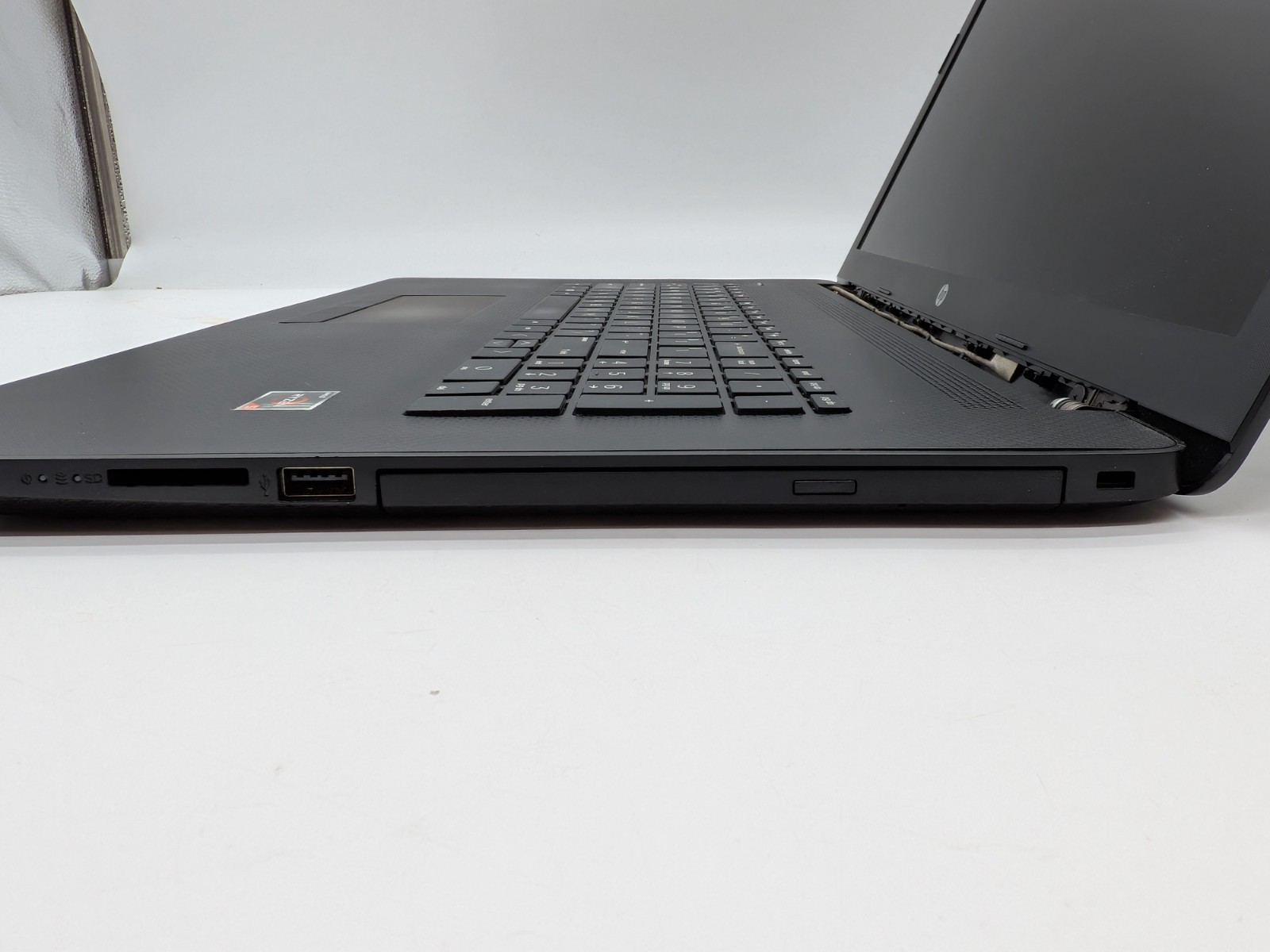 HP 17z-ca100 AMD Ryzen 3 3200u Windows 10 FOR PARTS/REPAIR ONLY!
