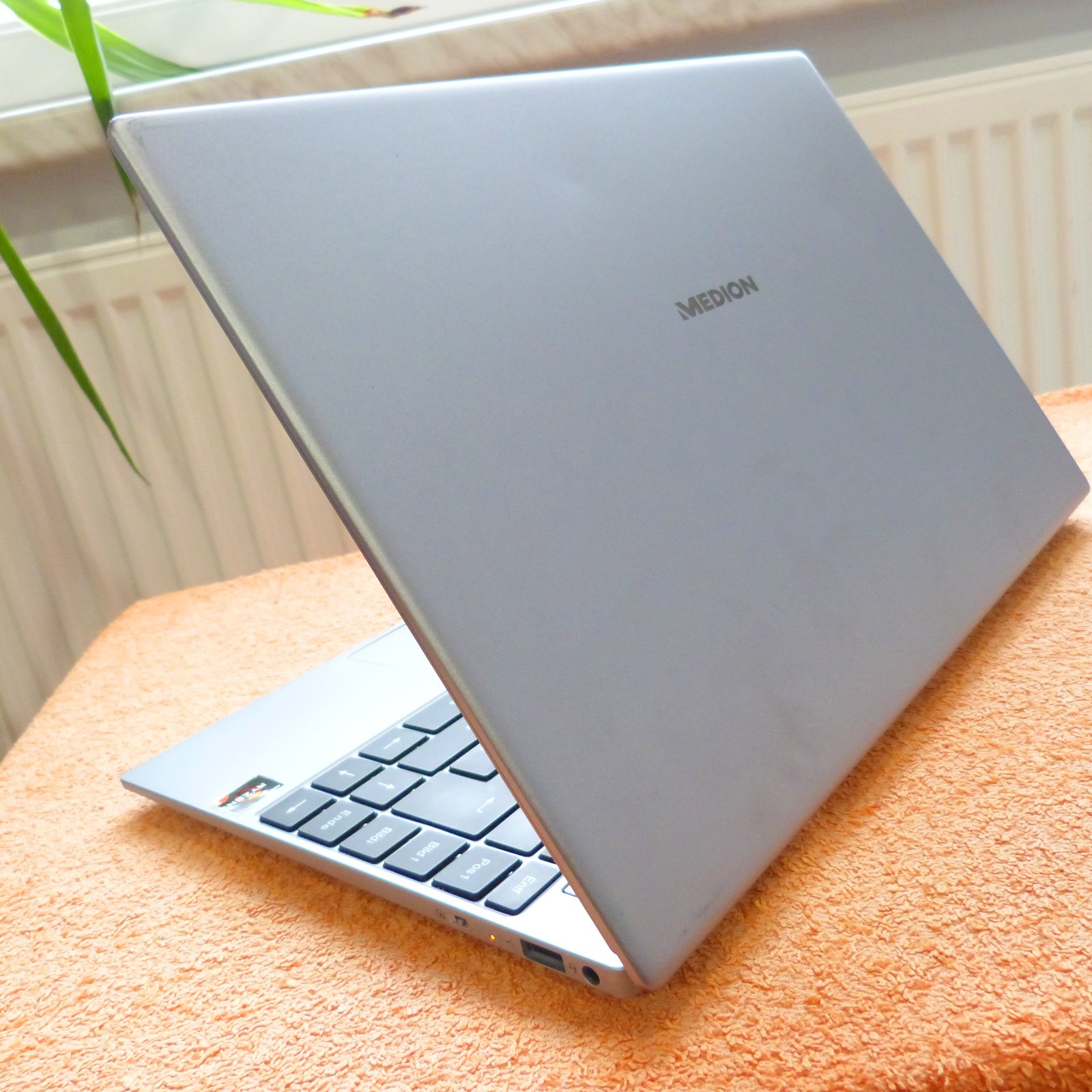 Medion E14302 14″ FULLHD SLIM Ultrabook l SSD Windows 11 l AMD RYZEN USBC