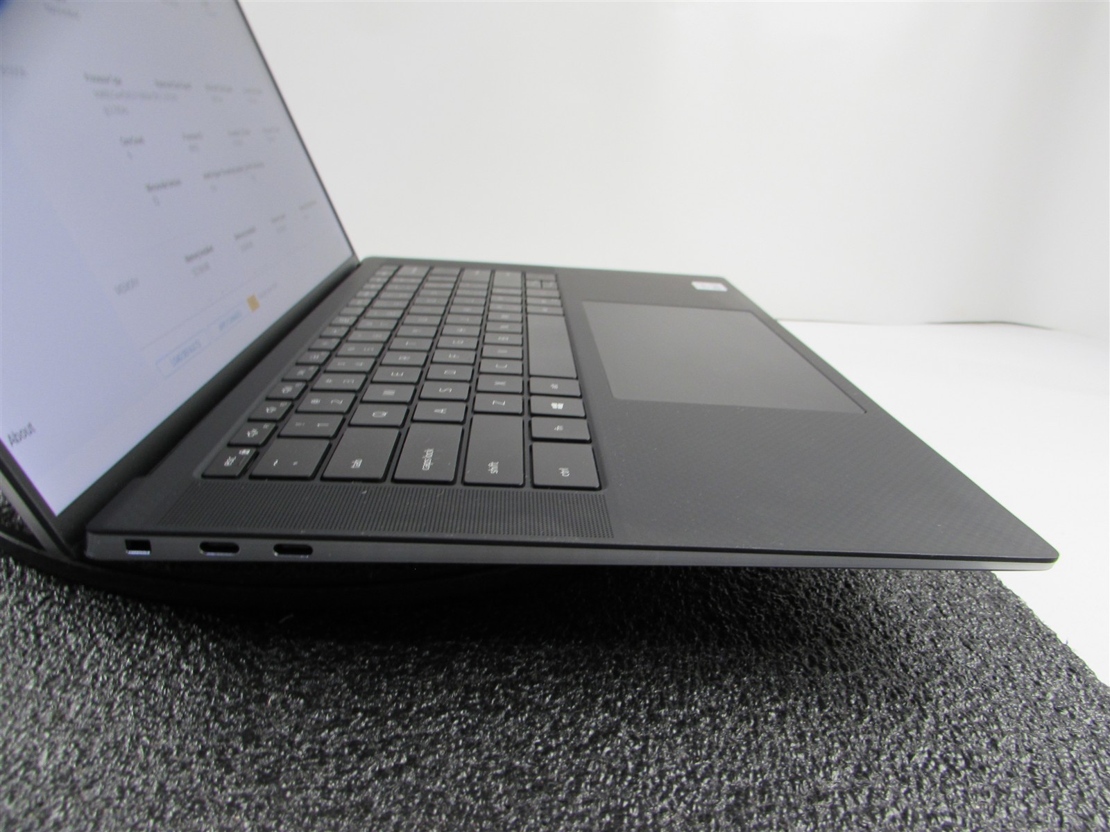 DELL PRECISION 5550 1920X1200 FHD CORE I7-10850H 512GB SSD 32GB RAM T1000 WIN 11