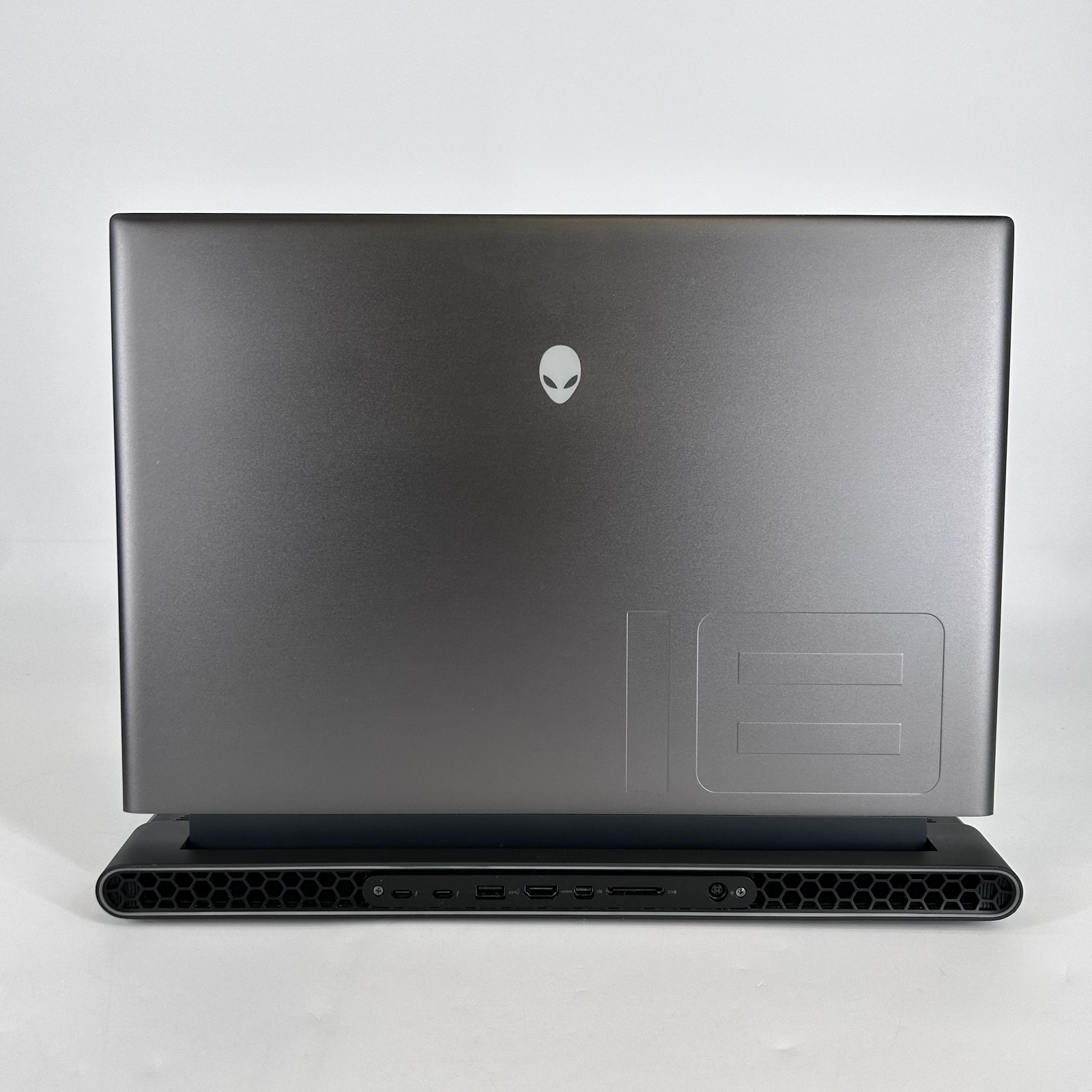 Dell Alienware M18 R1 165Hz QHD+ 2.2 GHz i9-13980HX 64GB 4TB SSD NVIDIA RTX 4090