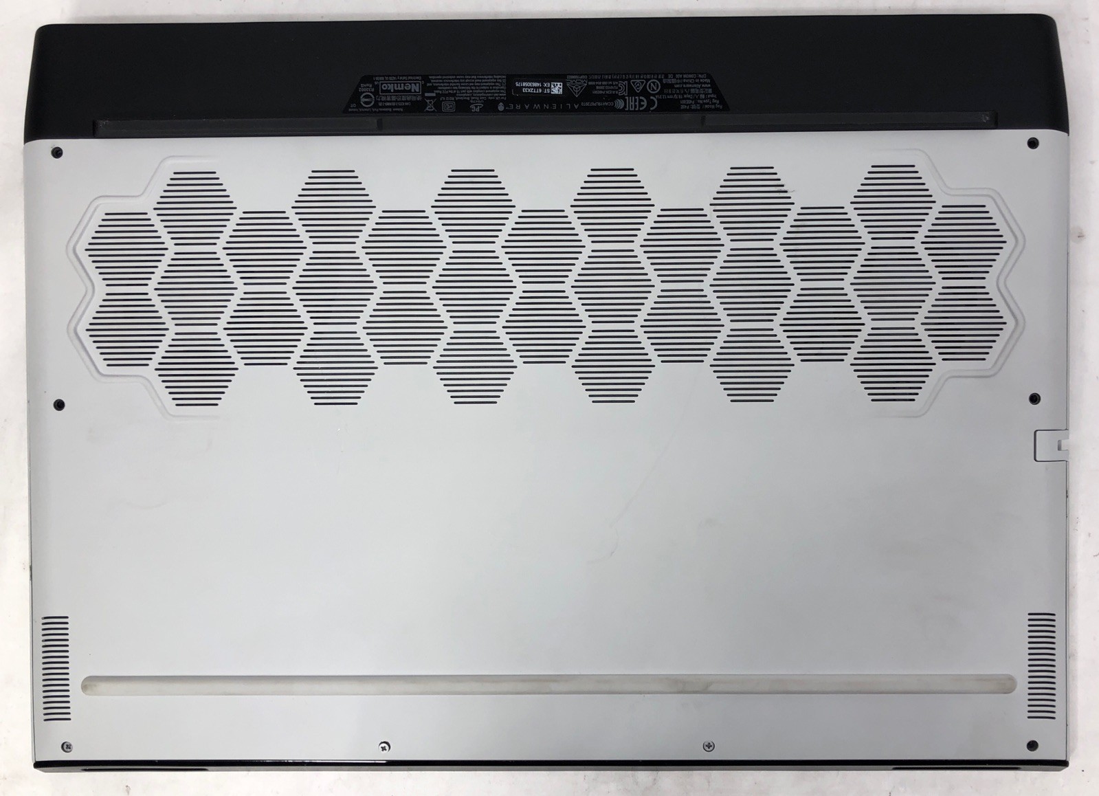 Alienware m15 R3, Intel Core i7-10750H, RTX 2070, 16GB RAM, NO SSD/OS, FOR PARTS