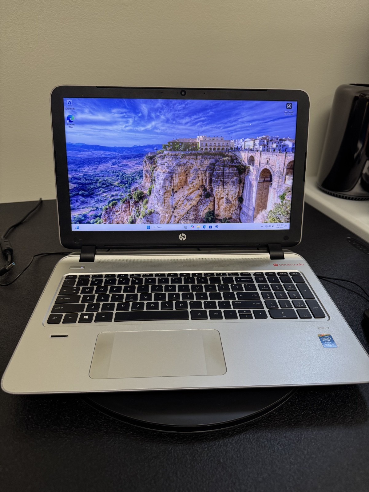 HP Envy 15 ProtectSmart Laptop (i7 4th Gen, 12GB RAM, 1TB HDD)