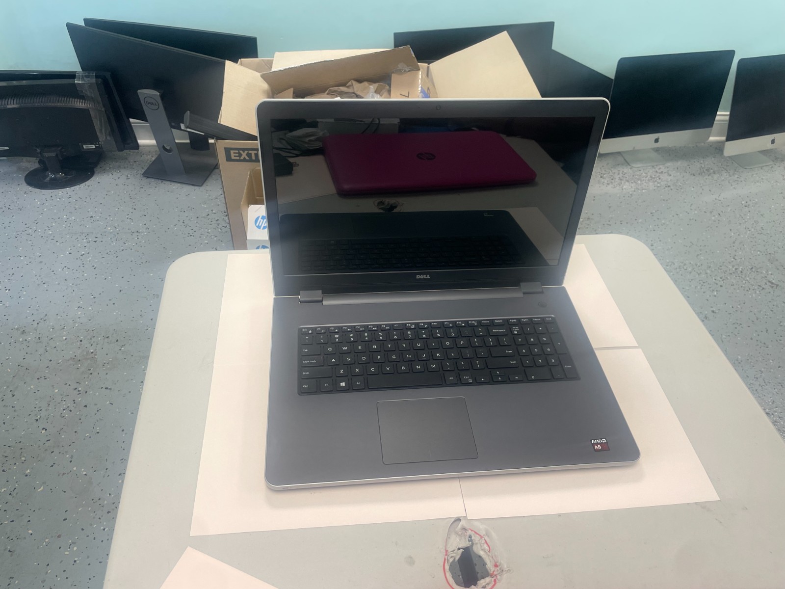 DELL INSPIRON 5755 Laptop Windows 10 AMD A8-7410 Radeon R5 8GB RAM 1 TB