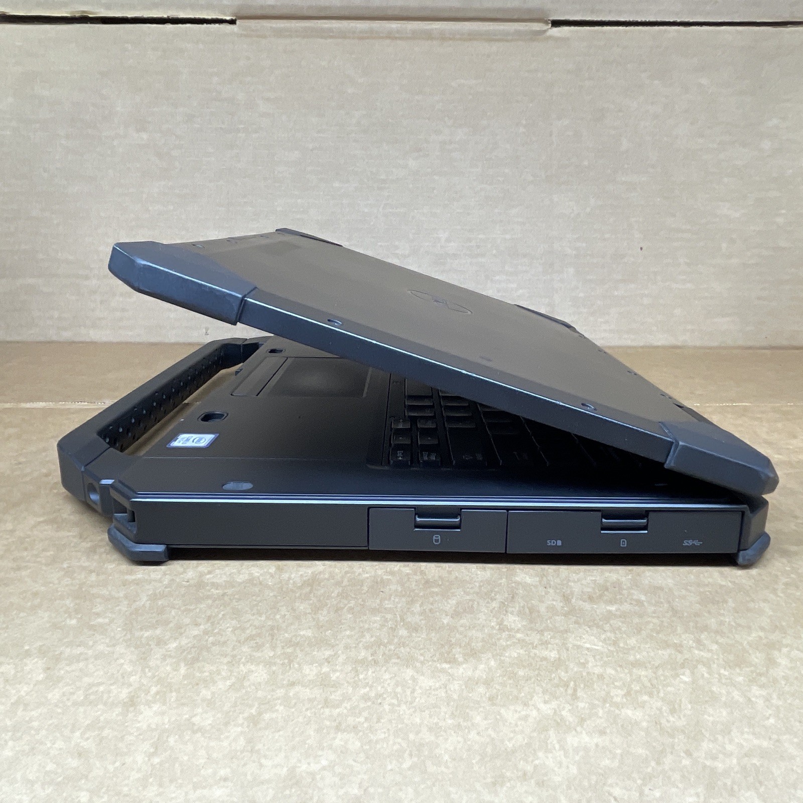 Dell Latitude 5420 Rugged, Intel Core i3-7130U @ 2.70GHz 8GB RAM NO SSD NO OS