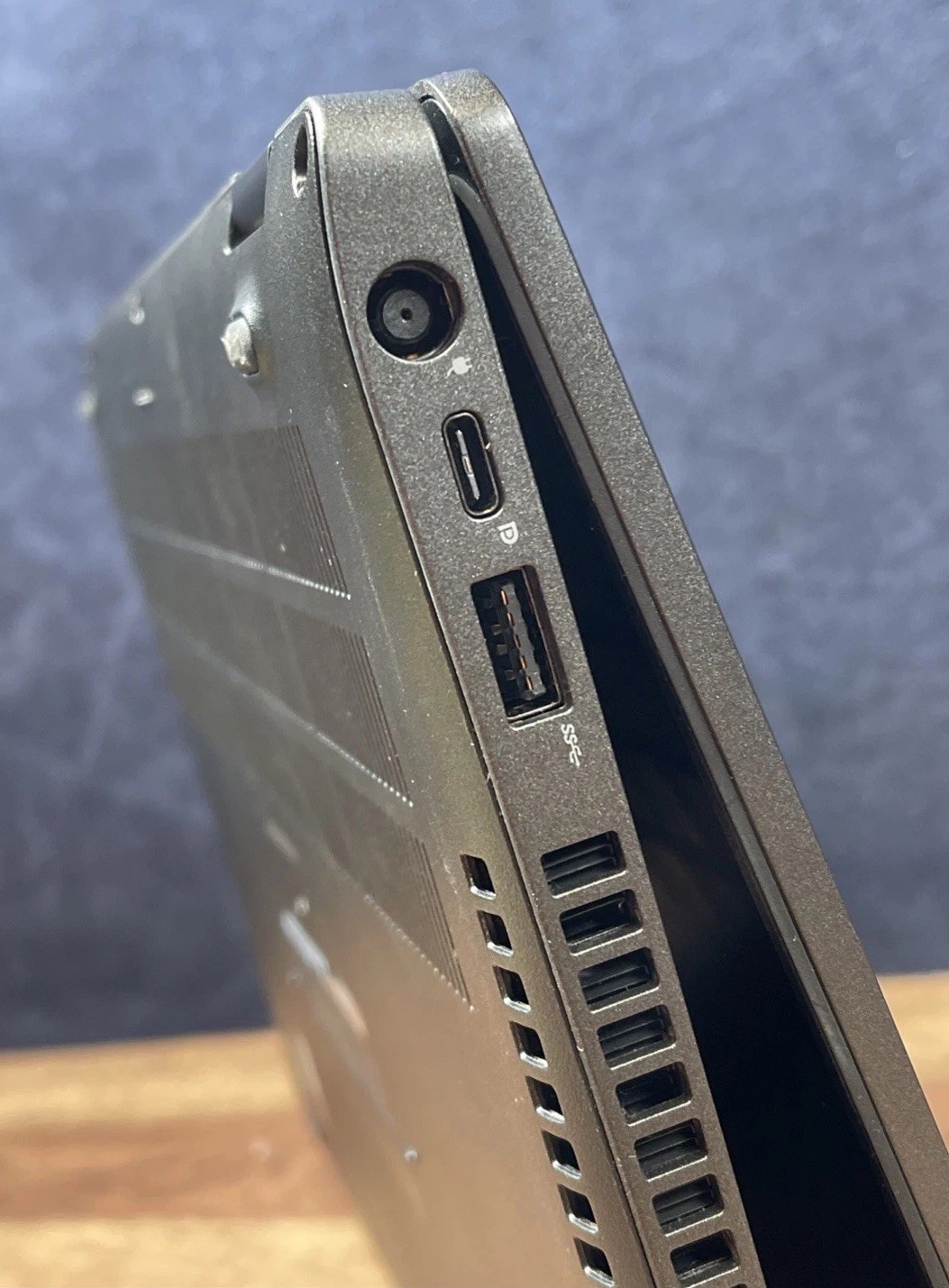 Dell Latitude 5400 14 in Core i5-8365U 1.60 GHz 8GB RAM 256GB SSD