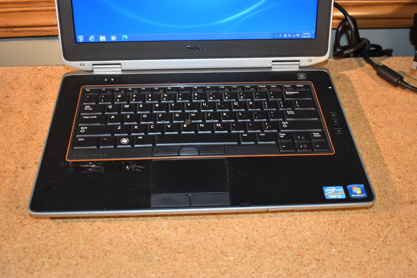 Dell Latitude E6420 Intel Core i5-2520M 4GB RAM 500GB HD Windows 7 32-bit Webcam