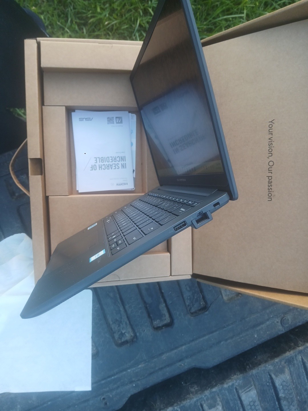 ASUS Expertbook Laptop Model # 51403CTA