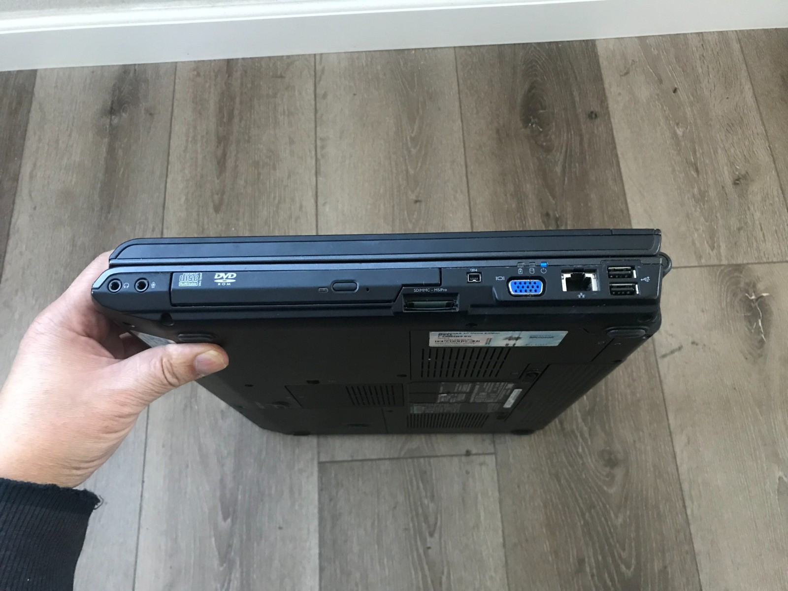 Dell VOSTRO 1700 17″ Intel Celeron 550 2.00GHz 1.00GB RAM 120GB HDD Win 7 Pro