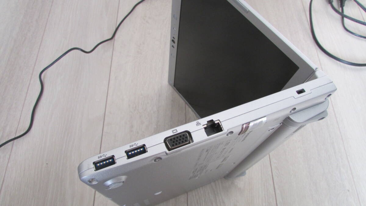 Panasonic Let’s Note 12.1″ CF-SV7 Core i5 1.7GHz RAM 8GB SSD 256GB DVD Japanese
