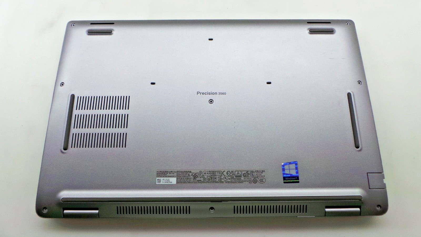 Dell Latitude 3560 15.6″ | i5-1145G7 2.60GHz | 16GB RAM 256GB NVMe | WIN 11 PRO