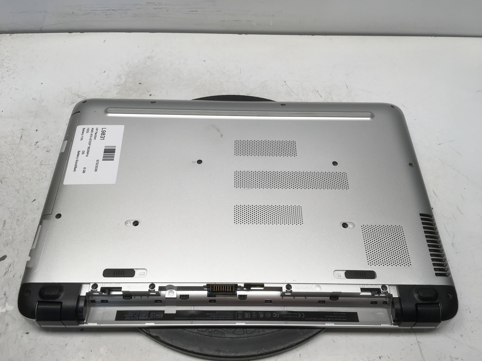 HP Pavilion 15 AMD A10-8700P 1800MHz 8 GB NO HDD No Batt