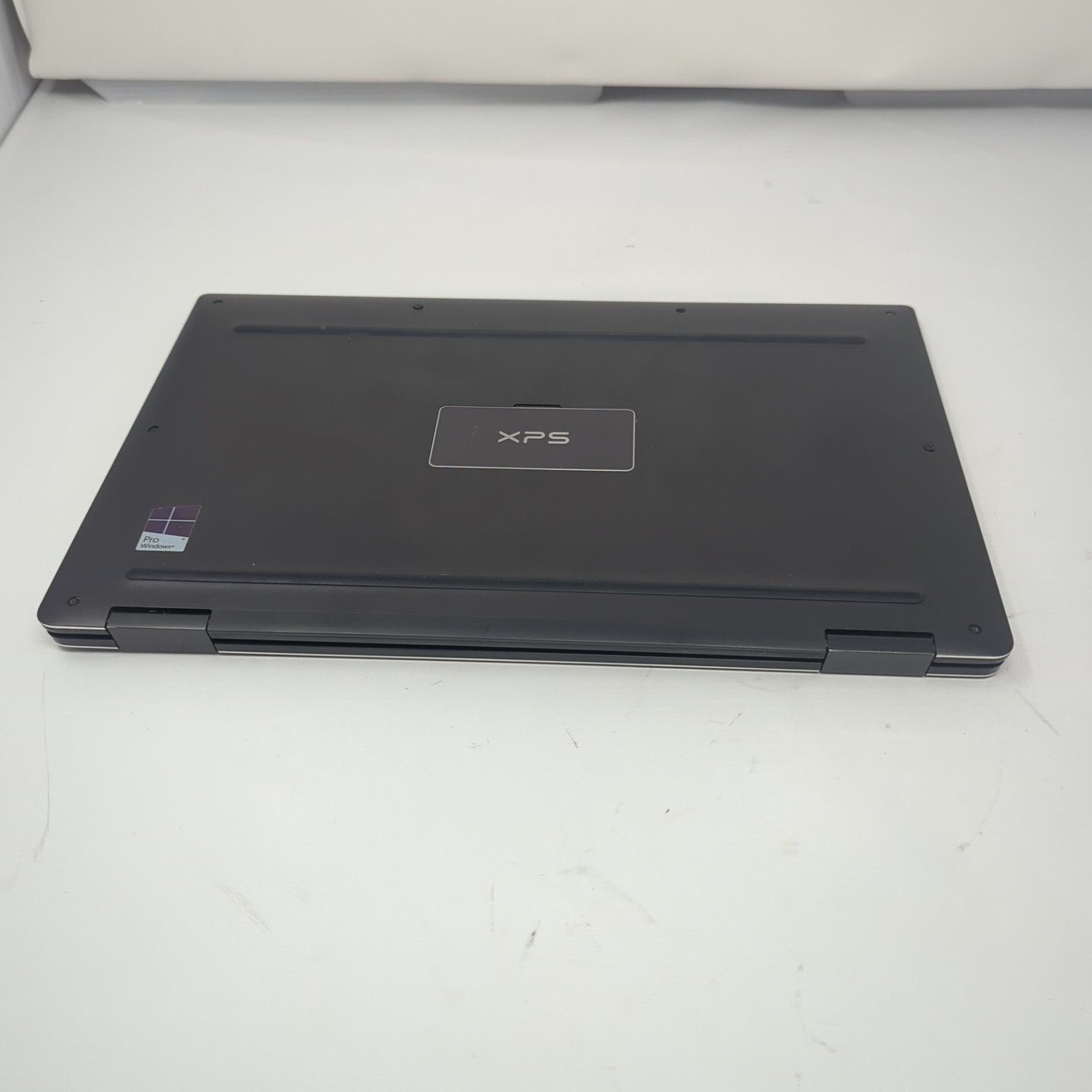 Dell XPS 13 9365 i5-7Y54 256GB NVMe 13″ Touch 2 in 1 8GB RAM Business Laptop