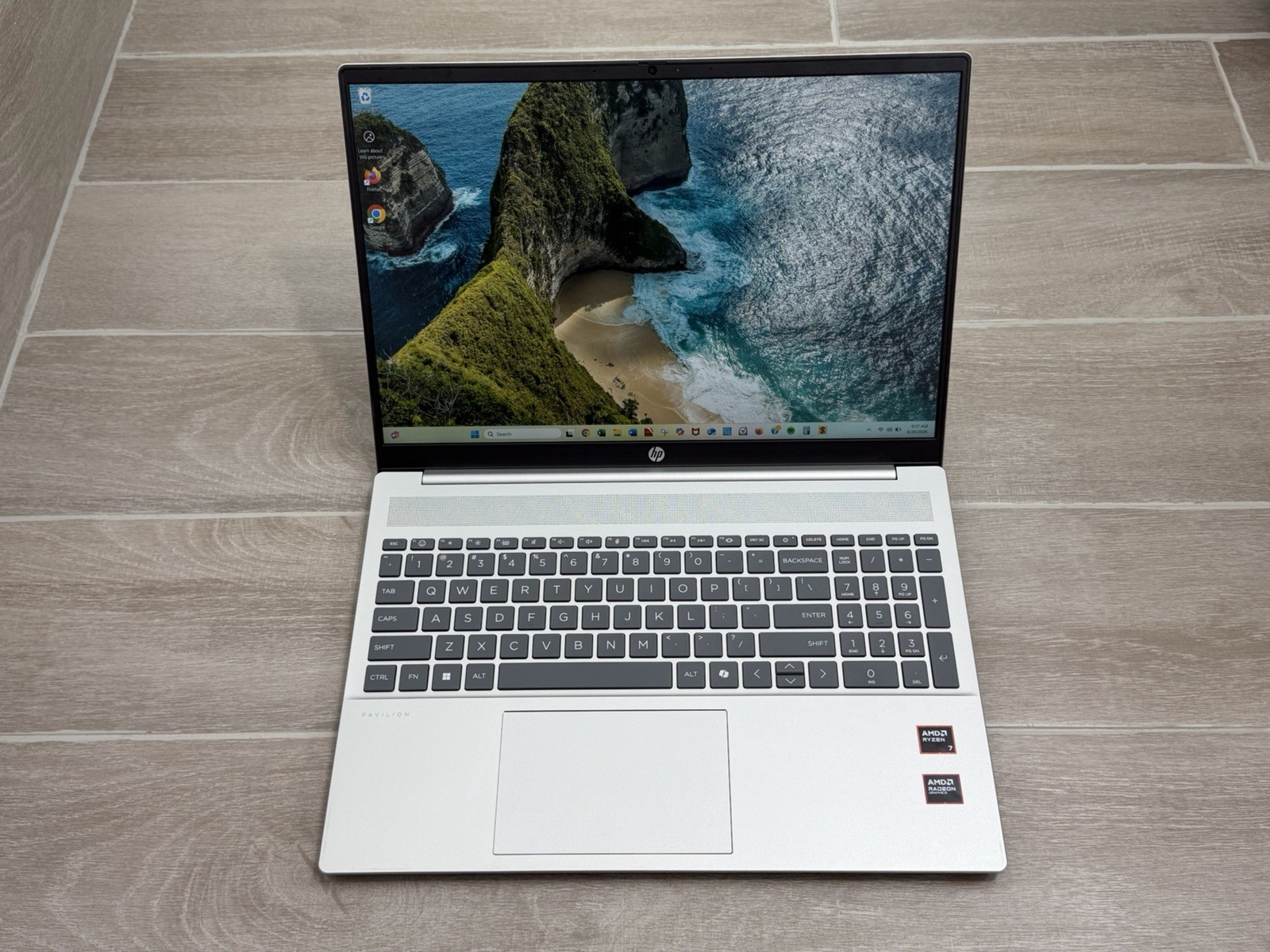 HP Pavilion 16-AG0075CL 16″ Touch Laptop Ryzen 7 8840U 16GB RAM 1TB NVMe SSD