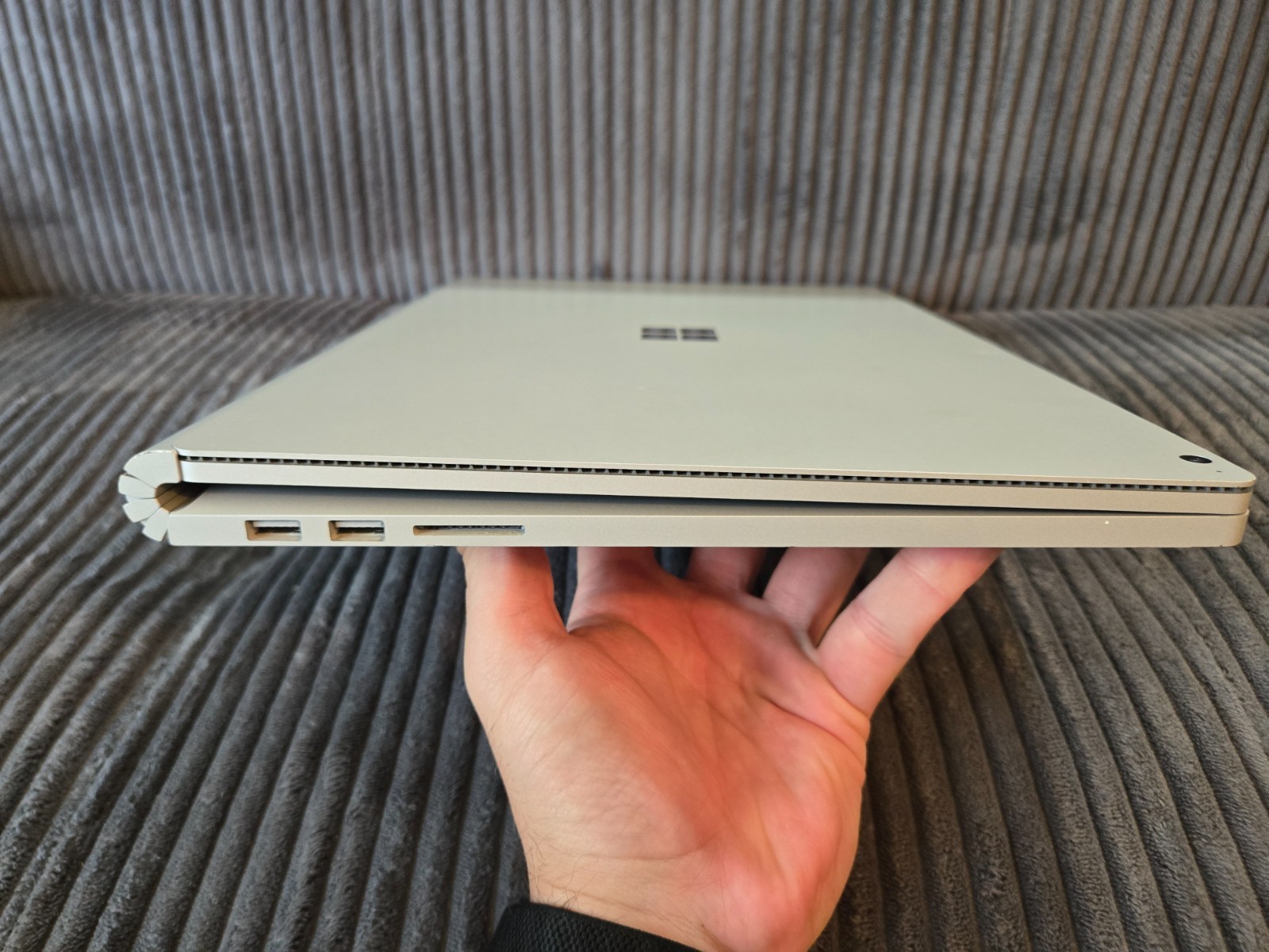 Microsoft Surface Book 3 15″ (256GB SSD, Intel i7-1065G7 GTX 1660 Ti 16GB RAM)