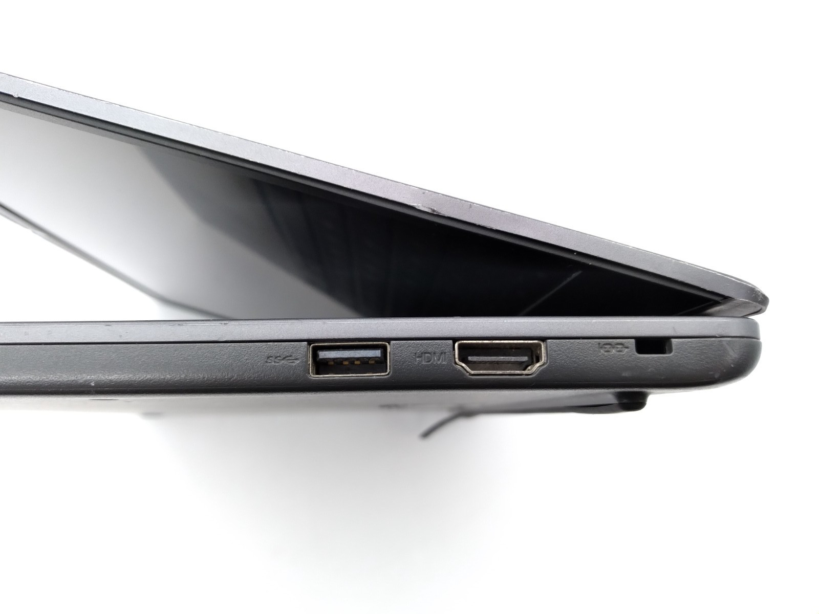 Lenovo 14e Chromebook Gen 2 14″ Touchscreen AMD 3015Ce, 4GB RAM, 32GB EMMC