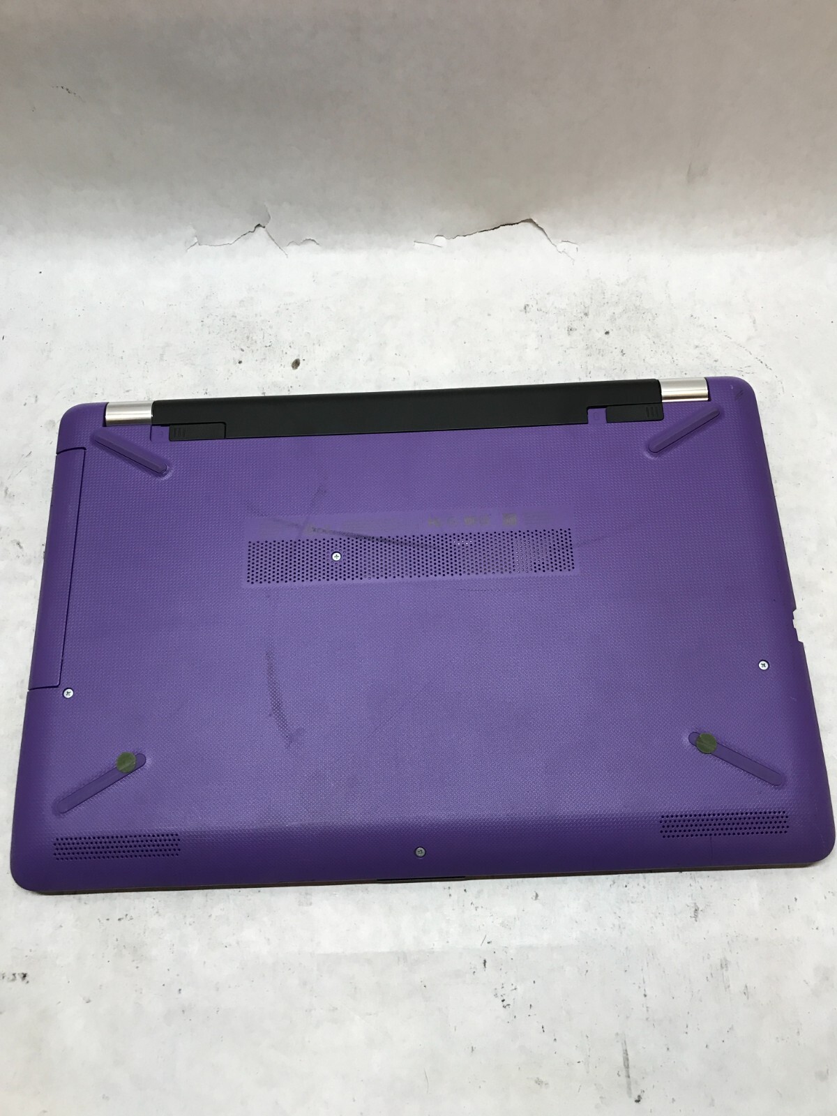 HP 15-bw003wm 15″ Laptop AMD E2-9000e Radeon R2 1.5GHz 4GB RAM NO HDD NO OS – DW