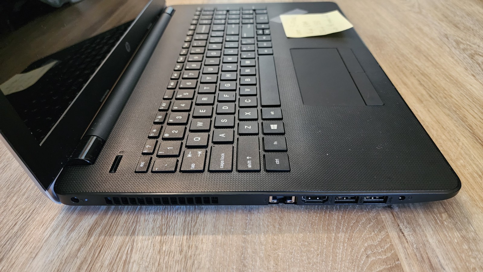 HP Pavilion 15-bs031wm, i3-7100U, 16gb RAM, 256gb SSD, Win 11, Power Adapter
