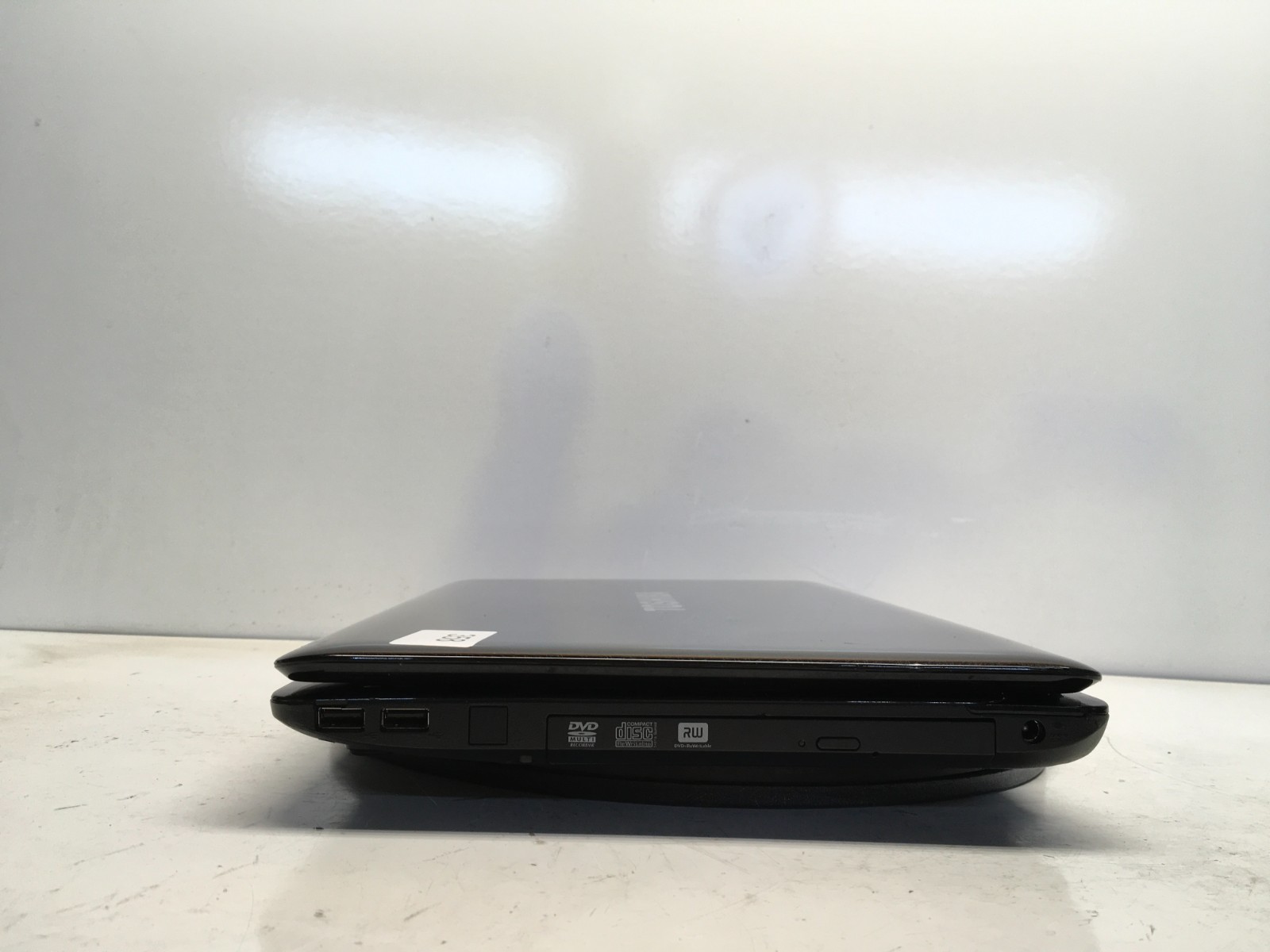 Toshiba Satellite L655-S5168 Intel i5-M480 2.67GHz 4 GB NO HDD/Battery