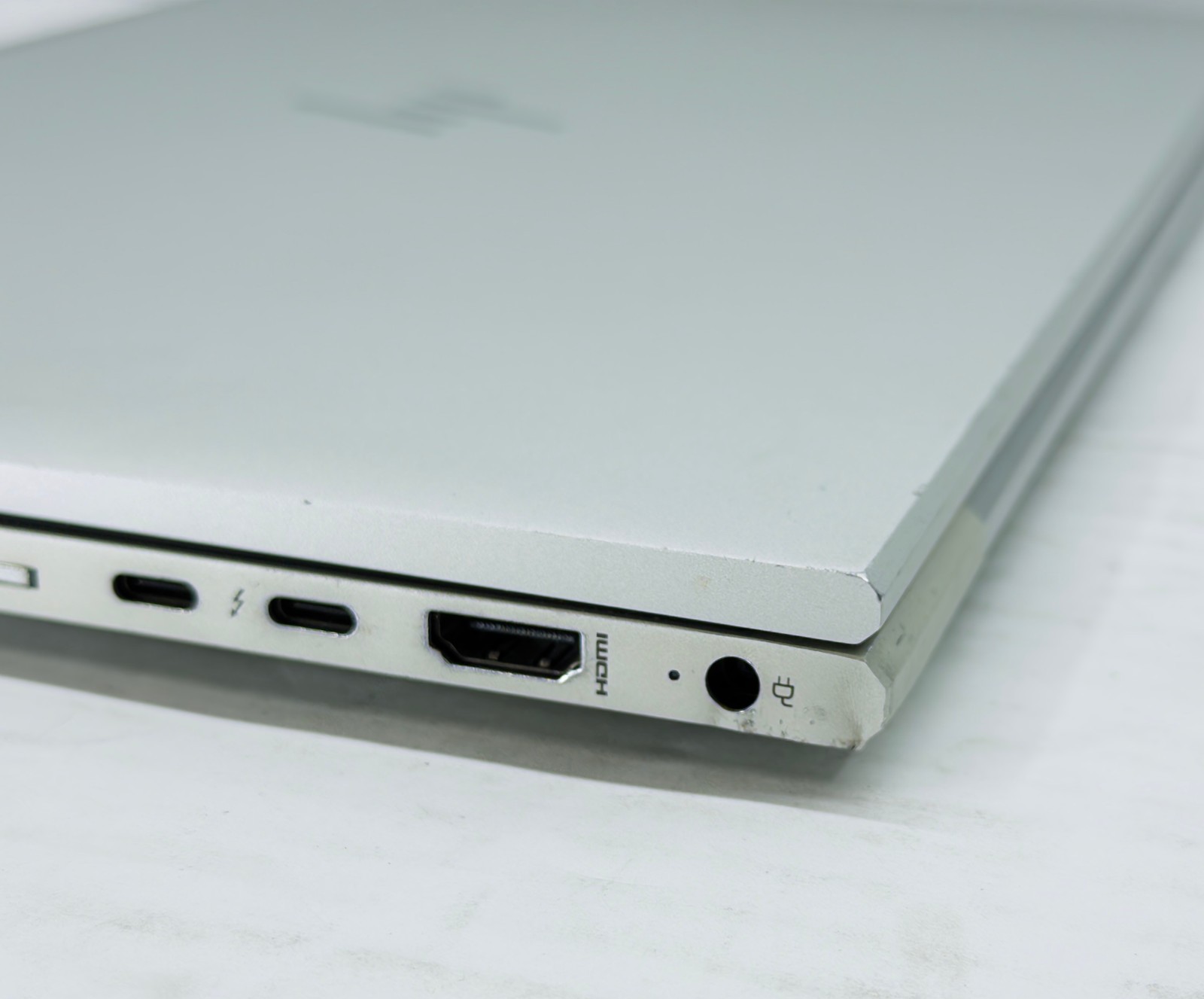 HP EliteBook 840 G7 i7-10510U 4c 8t NO RAM OR STORAGE CRACKED DISPLAY