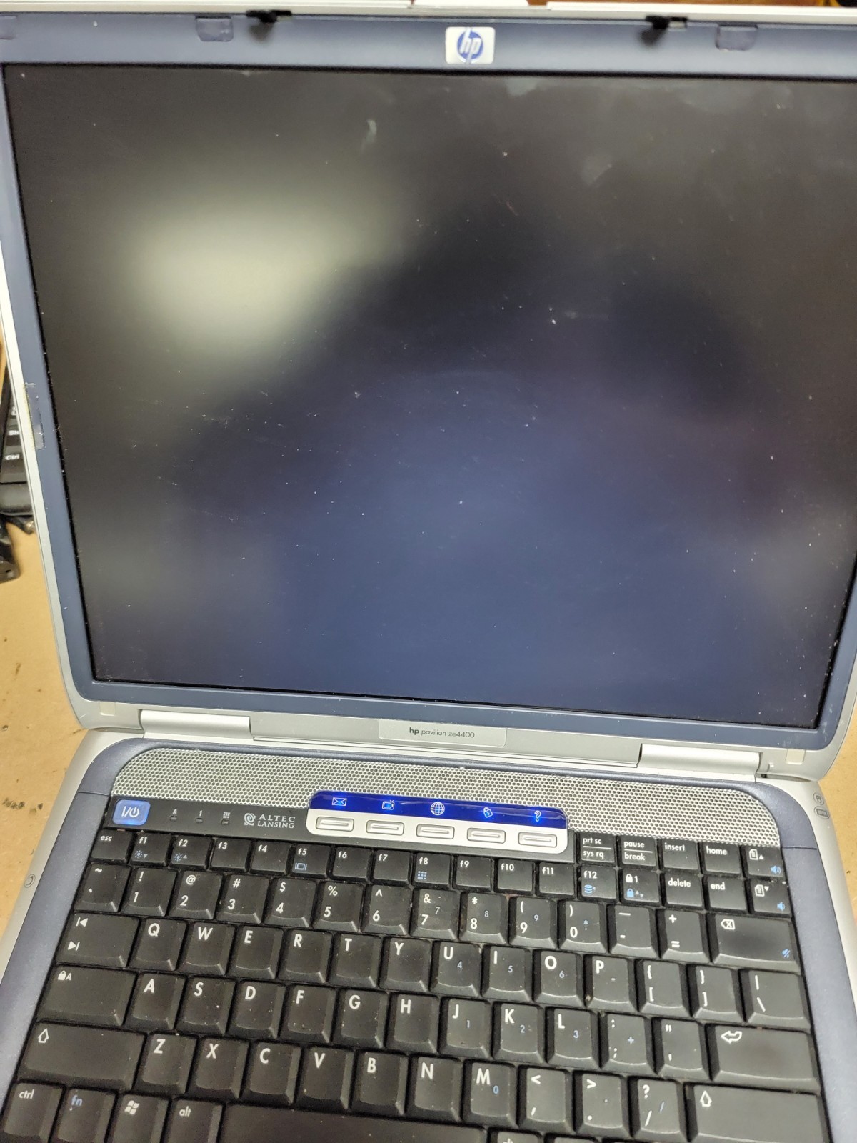 HP Pavilion ZE4400 AMD Athlon XP-M 2400+ 512MB NO Hard Drive or Battery