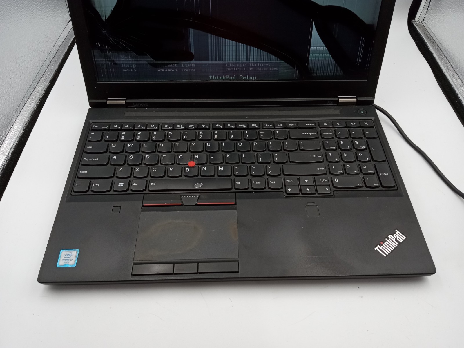 Lenovo ThinkPad P50 15.6″ Laptop Intel i7-6700HQ Nvidia M1000M – CRACKED -RR