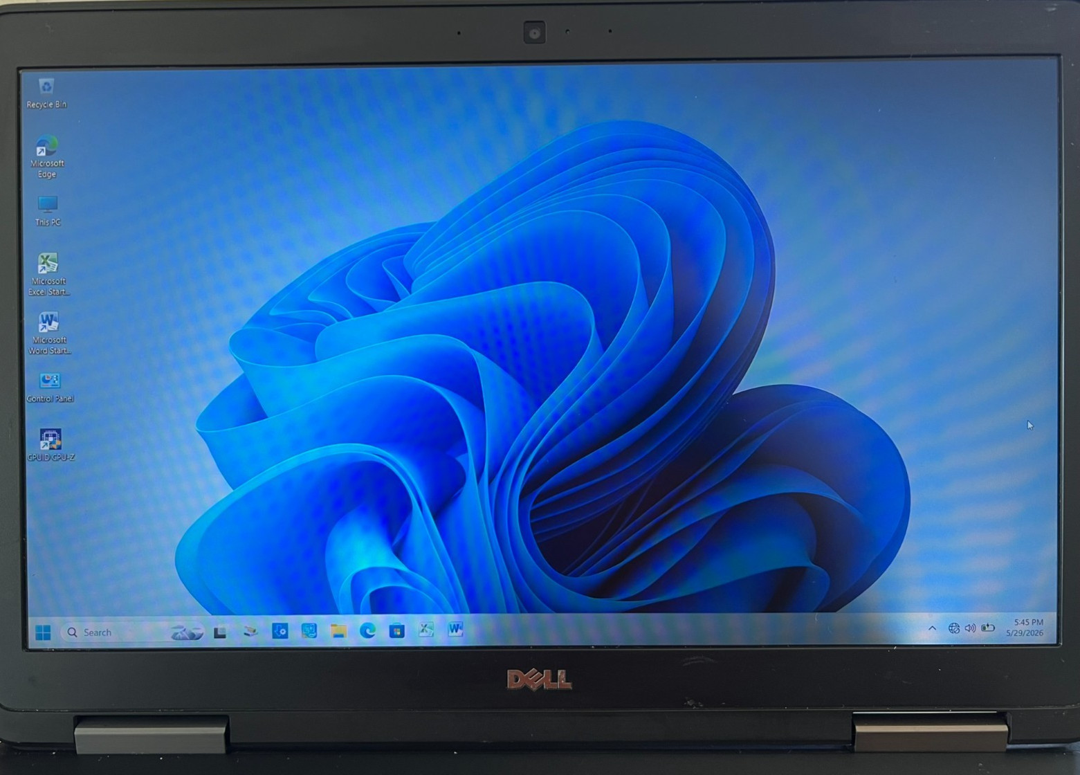 Dell Latitude E5540 8GB RAM 128GB SATA SSD 15.6″ Intel Core i5 DVDROM Win 11 Pro