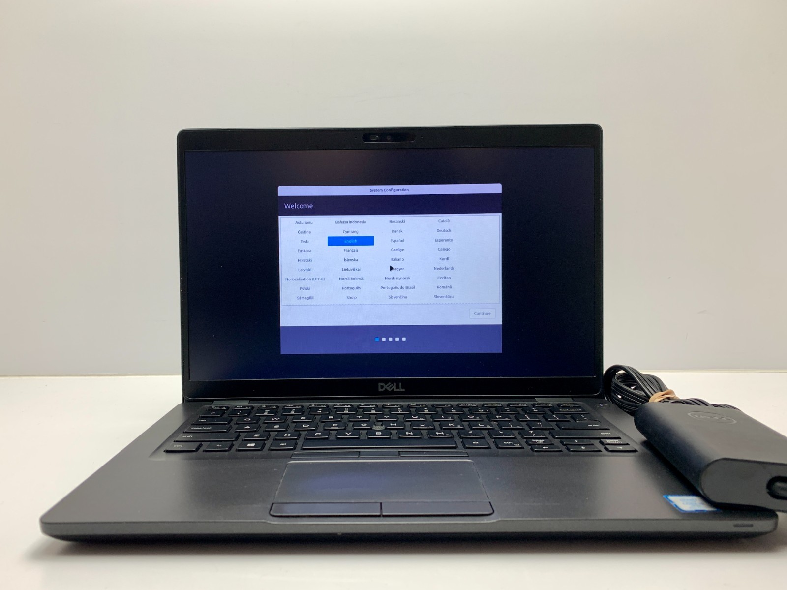 Dell Latitude 5400 | i5-8365U | 16GB RAM | 256GB SSD | LINUX | CHASSIS WEAR